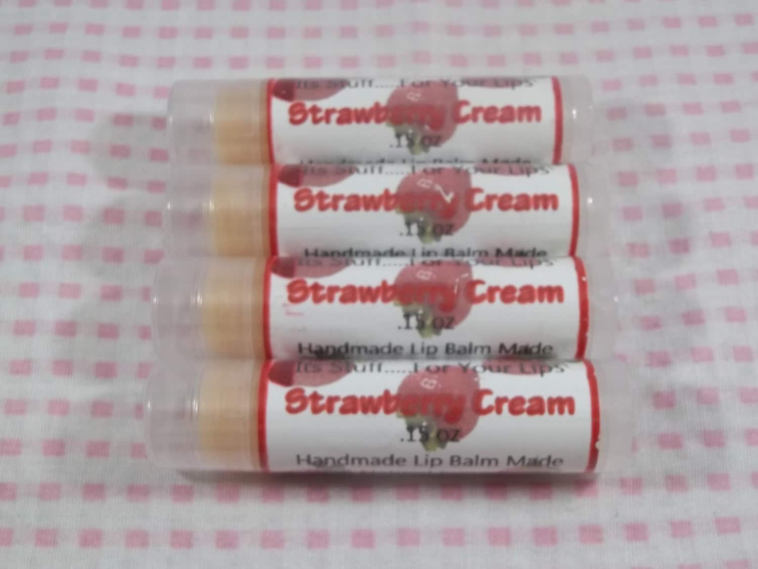 Lippenbalsam, Erdbeercreme-Lip-stuff - Handgemachter Natürlicher Aromatisierter Lippenbalsam Lippenbalsam, Erdbeercreme-Lip-stuff - Handgemachter Natürlicher Aromatisierter Lippenbalsam von Etsy - SimplyNaturalStuff
