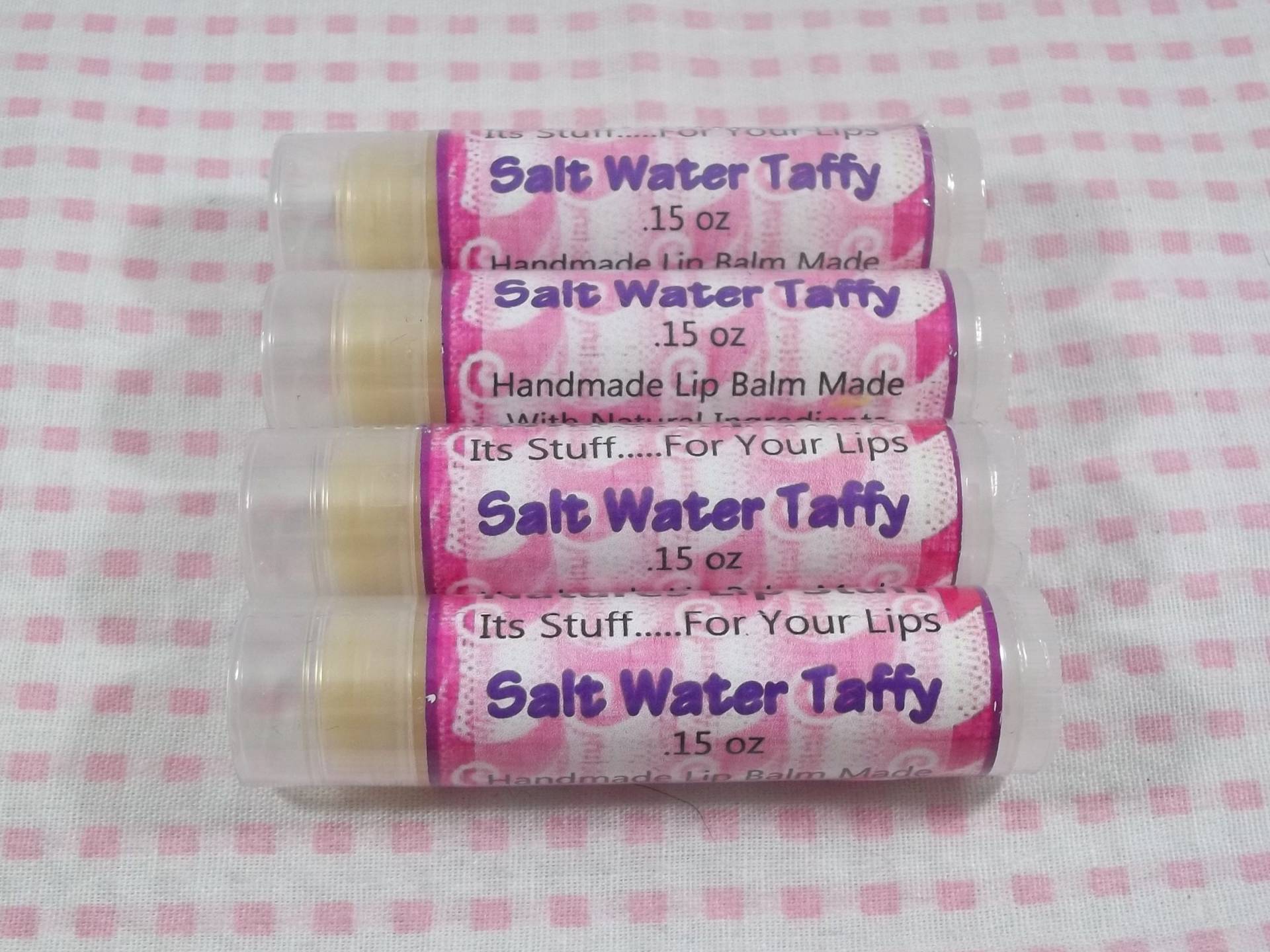 Lippenbalsam, Salzwasser-Taffy Lippenfüllung - .15 Unzen Tube Handgemachter Natürlicher Aromatisierter Lippenbalsam Lippenbalsam, Salzwasser-Taffy Lippenfüllung - .15 Unzen Tube Handgemachter Natürlicher Aromatisierter Lippenbalsam von Etsy - SimplyNaturalStuff