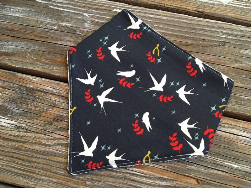 Bio Geschenkset/Duschgeschenk ~ Bandana Lätzchen//Spucktuch Vögel//Jackalope//Waldland//Natur von Etsy - SimplyStitchedbySara