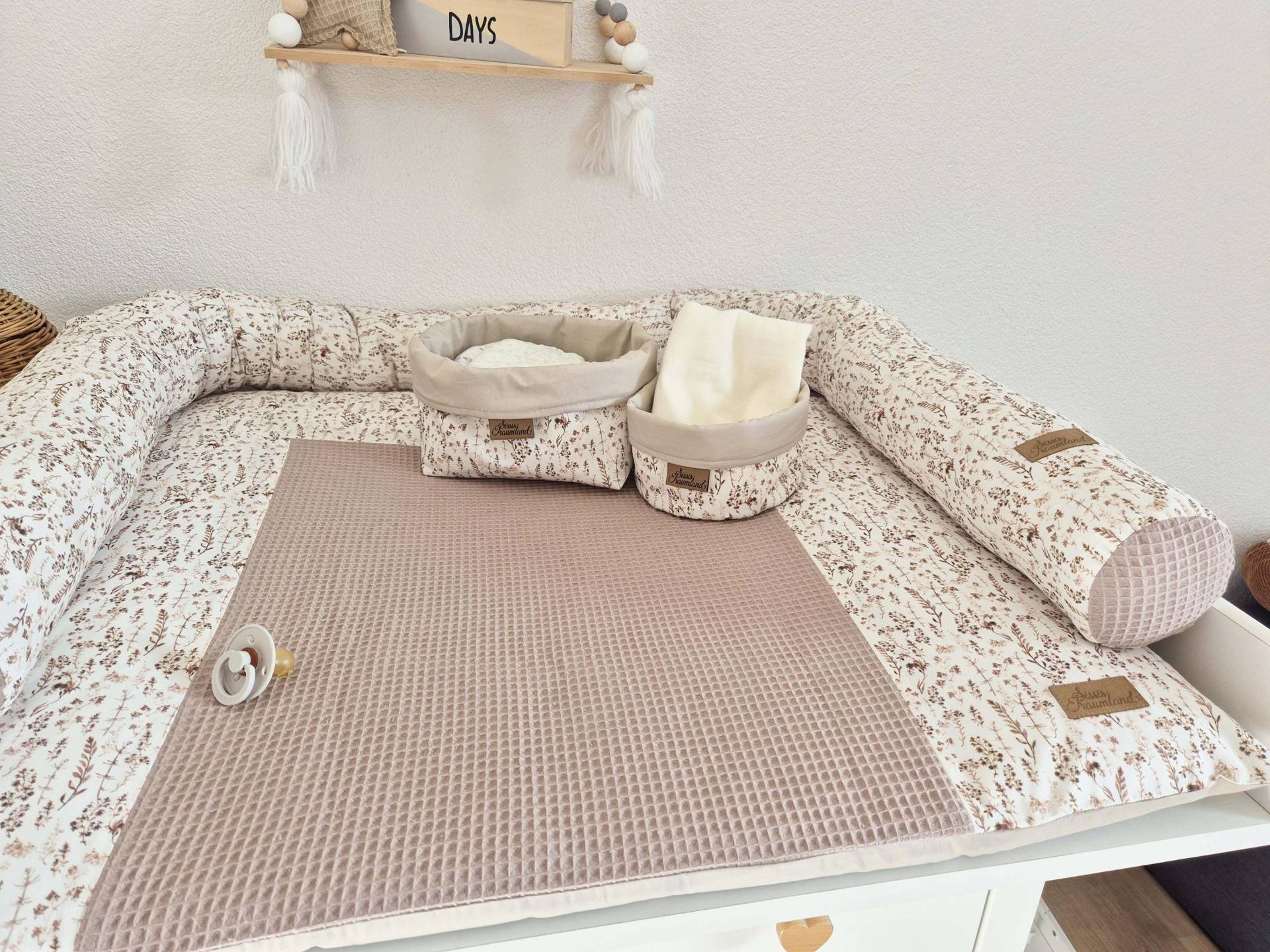 Wunschmaß - Wickelauflage Leaves Waffel Dunkle Beige von Etsy - SissisTraumland