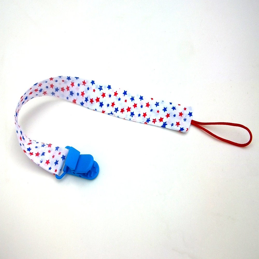 Universal Stoff Schnuller Und Spielzeug Clip Rot Blau Sterne Binky Halter Clip Junge Mädchen Beißring Baby-Dusche-Geschenk von Etsy - SkokSkokStore