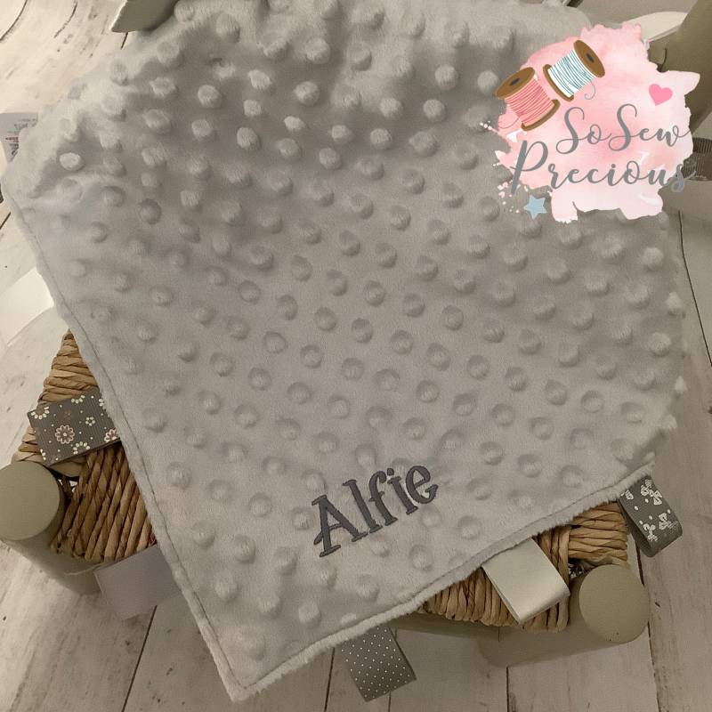 Personalisierte Baby-Tag-Decke, Tag-Tröster, Besticktes Baby-Geschenk, Unisex, Grau, Blankie Personalisiert, Geschenk Zur Geburt Eines Neuen Babys Personalisierte Baby-Tag-Decke, Tag-Tröster, Besticktes Baby-Geschenk, Unisex, Grau, Blankie Personalisiert, Geschenk Zur Geburt Eines Neuen Babys von Etsy - SoSewPreciousGifts