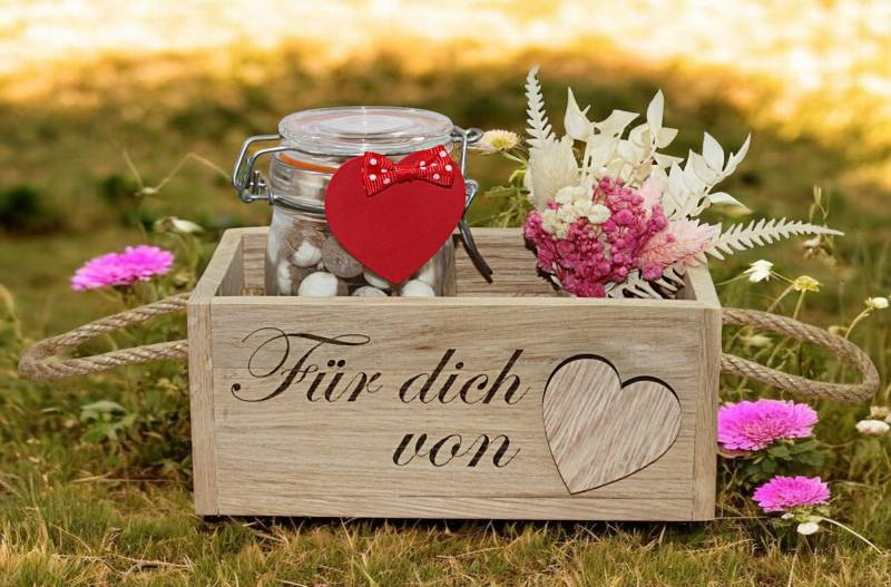 Geschenk- Klötzchen - Mitbringsel Text Gravur Holzherz -Handarbeit Wiederverwendbar von Etsy - SoStShhop