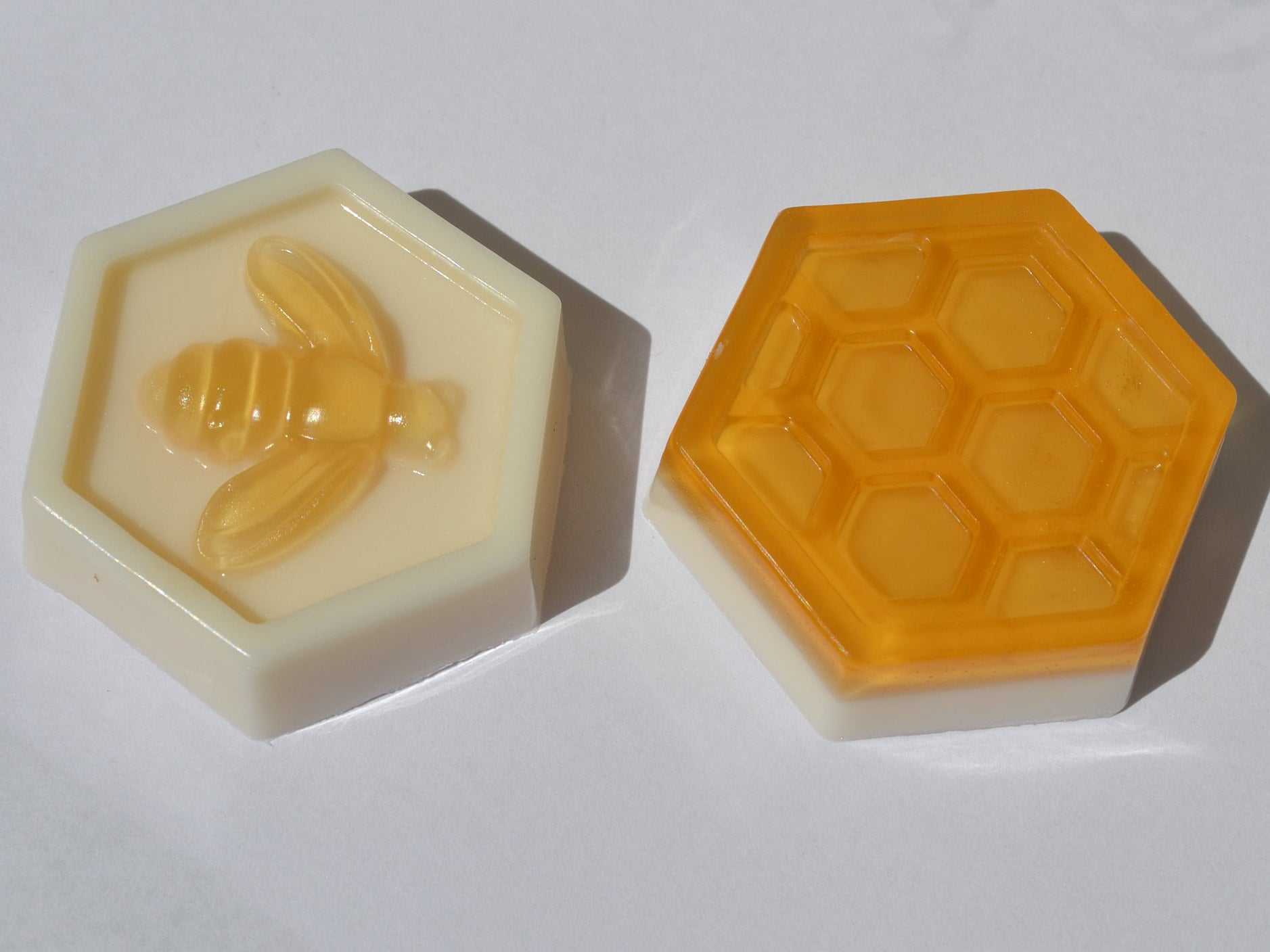 100 Honigbienen Seifen Favors {200 Seifen} Honigwabenseife Für Biene Hochzeit Gastseife Hummel Geschlecht von Etsy - SoapByNadia