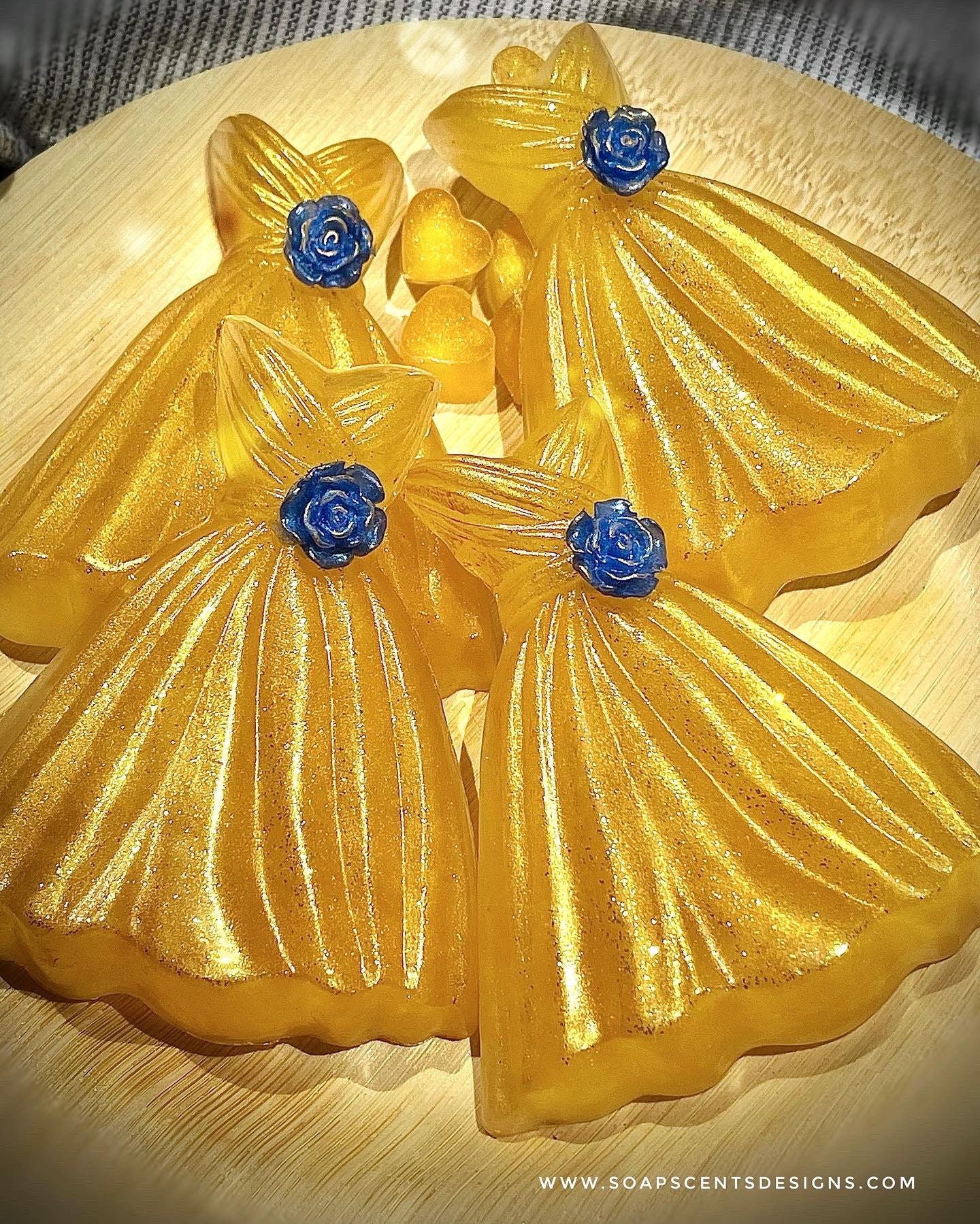Kleid in Einer Seife | Kleiderseife Gastgeschenke Ganz Natürlich Handgefertigtes Geschenk Individuelles Brautparty Gunst Einzigartiges Quinceañara Kleid in Einer Seife | Kleiderseife Gastgeschenke Ganz Natürlich Handgefertigtes Geschenk Individuelles Brautparty Gunst Einzigartiges Quinceañara von Etsy - SoapScentsDesigns