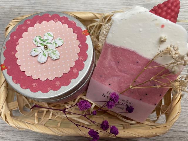 Geschenkset Himbeere Und Himbeere-Sheasahne - Raspberry Soap & Scented Shea Butter Set Soapisch Geschenkset Himbeere Und Himbeere-Sheasahne - Raspberry Soap & Scented Shea Butter Set Soapisch von Etsy - Soapisch