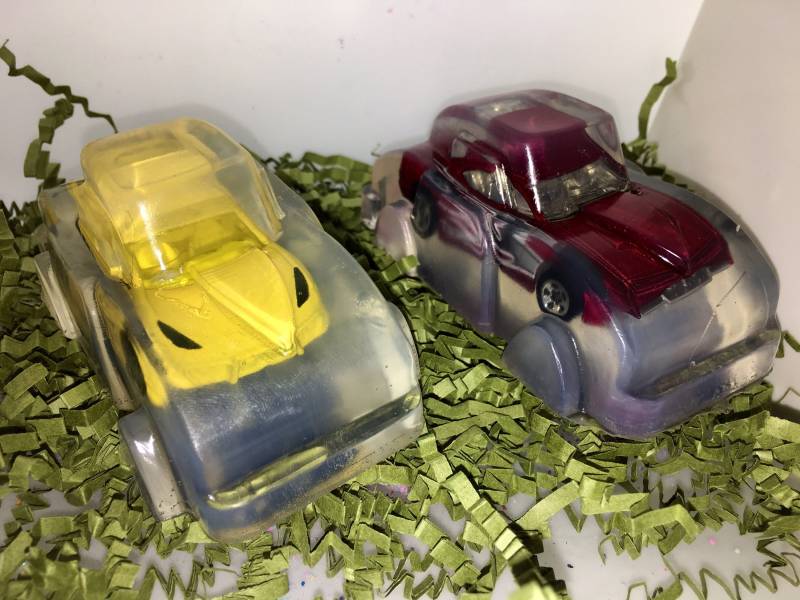Auto Seife, Innenseife, Kinder Streichholzschachtel Auto, Unentcented Klare Autoform Seife Mit Spielzeug Innen von Etsy - SoapsBySonja