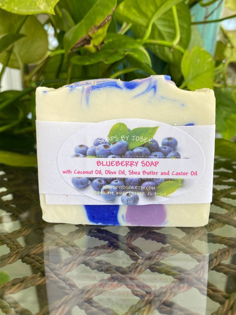 Blaubeere Old Fashioned Laugen-Seife von Etsy - SoapsbyJosee