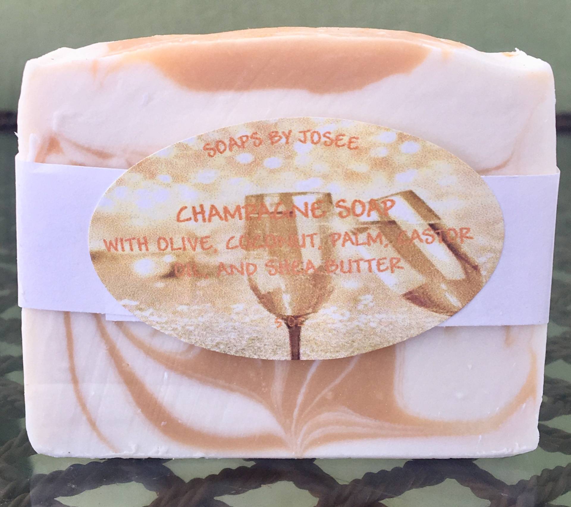 Champagne Duftende Vintage Laugenseife Champagne Duftende Vintage Laugenseife von Etsy - SoapsbyJosee