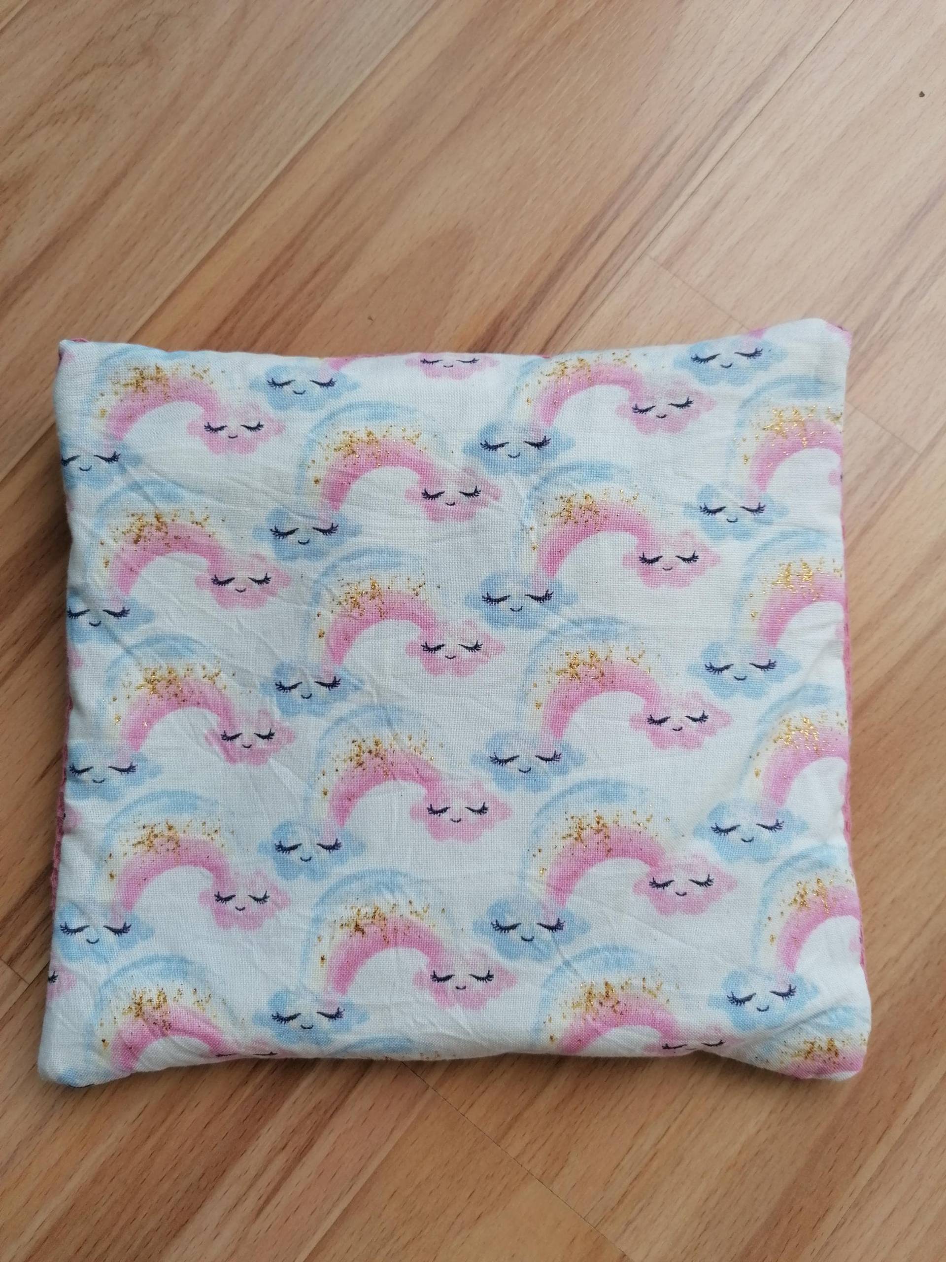 Kirschkern Kissen Mit Bezug, Regenbogen, Rosa, Wärme-/Kältekissen, Geschenk, Geburt, Taufe, 18 X 20 cm von Etsy - Sockenundmehr