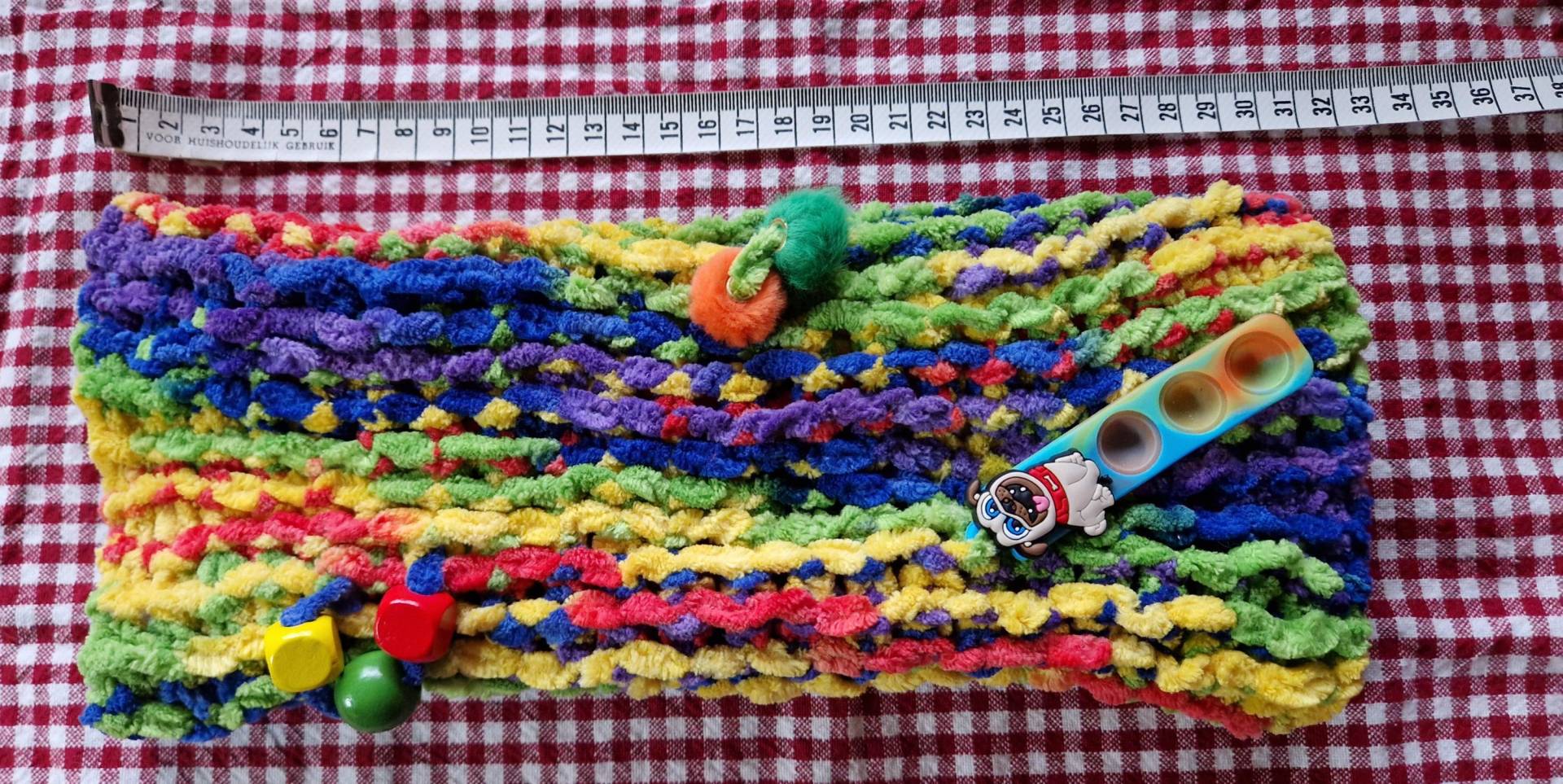 Schönes Seniorengeschenk Demenzbeschäftigung Demenzmanschette Nesteln Spielen Twiddlemuff von Etsy - Sonnenwunder