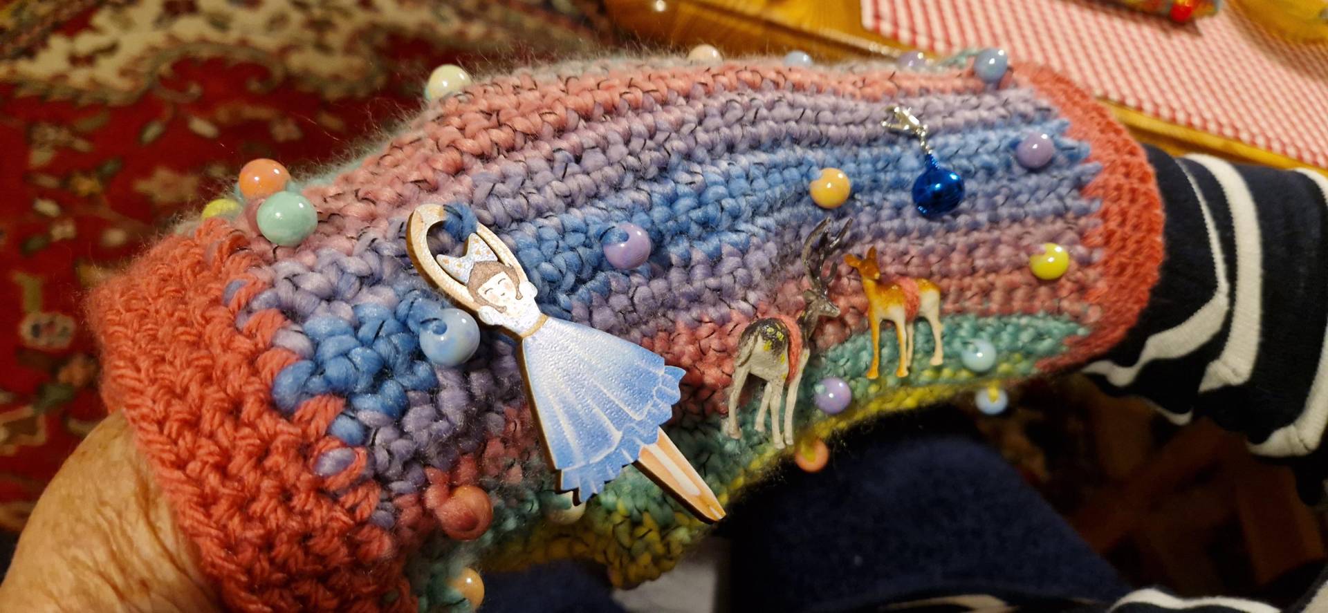 Schöne Seniorenbeschäftigung Demenzbeschäftigung Demenzmanschette Nesteln Spielen Twiddlemuff Schöne Seniorenbeschäftigung Demenzbeschäftigung Demenzmanschette Nesteln Spielen Twiddlemuff von Etsy - Sonnenwunder