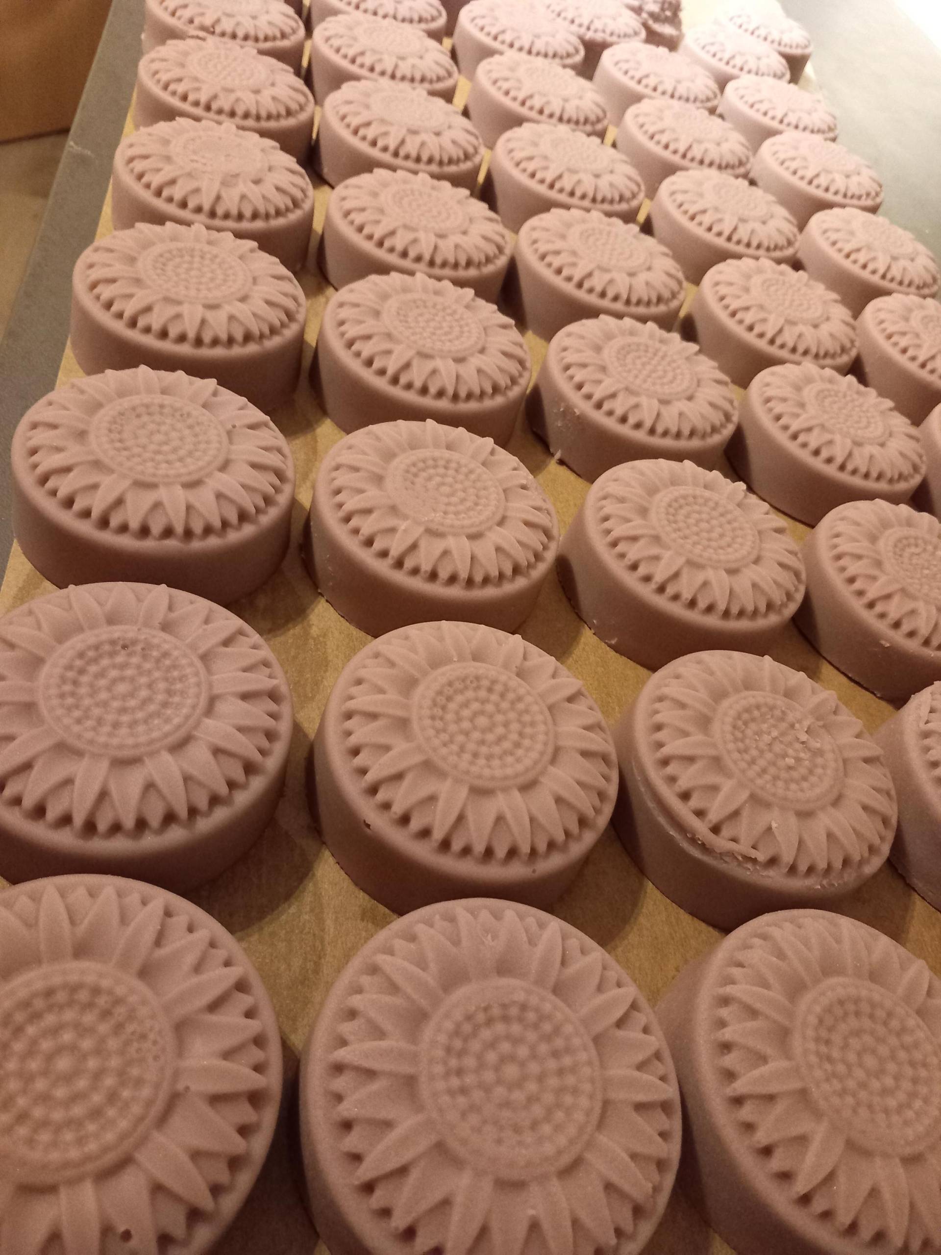 Naturseife "Flieder" Naturseife "Flieder" von Etsy - SophiesSeifenglueck