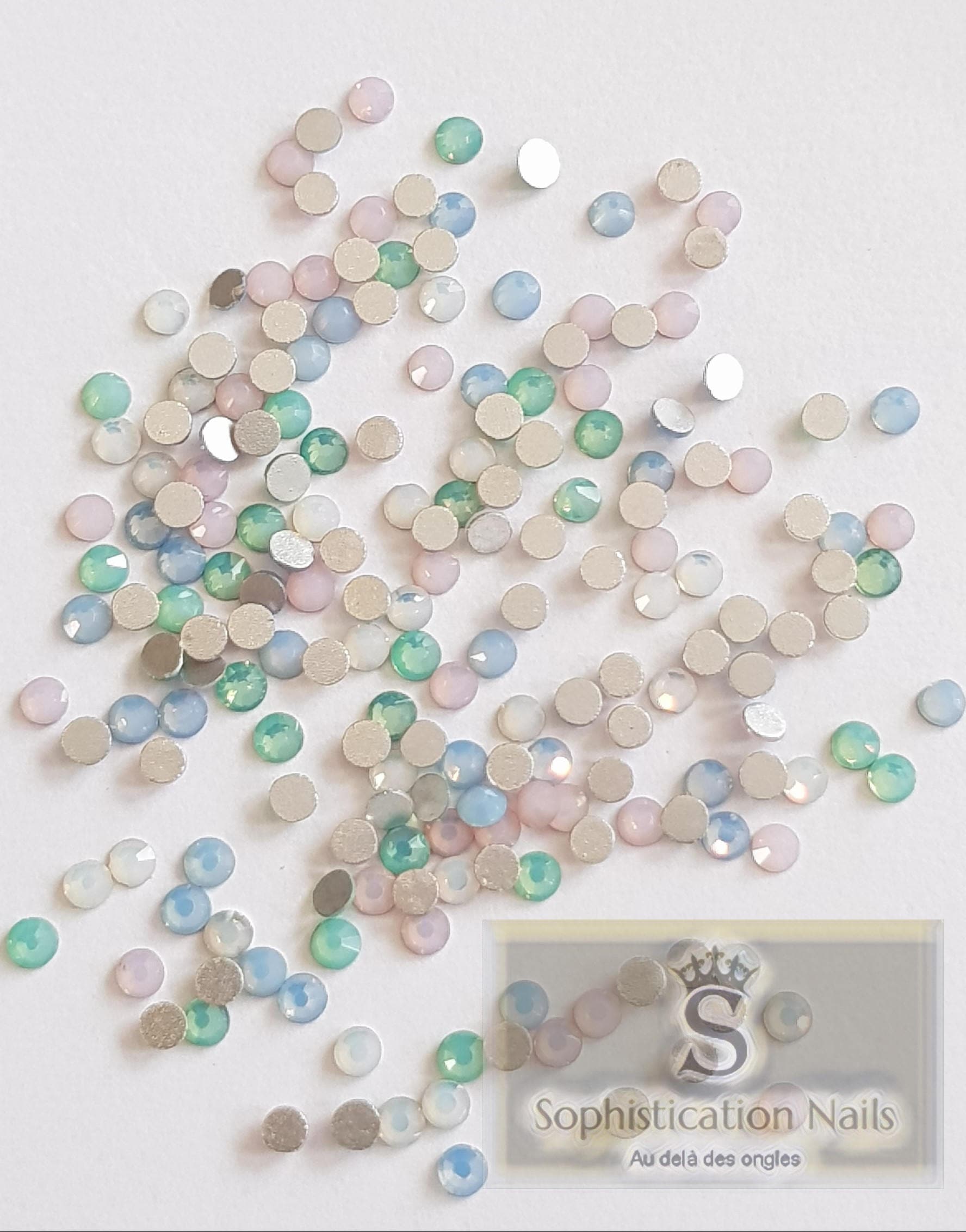 50 Opale Strasssteine in Verschiedenen Pastellfarben, Grün, Blau, Rosa, Weiß 50 Opale Strasssteine in Verschiedenen Pastellfarben, Grün, Blau, Rosa, Weiß von Etsy - SophisticationNails
