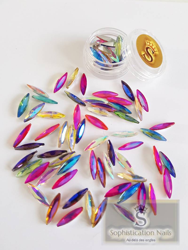 Schachtel Mit 12 Mandel-Shuttle-strasssteinen von Etsy - SophisticationNails