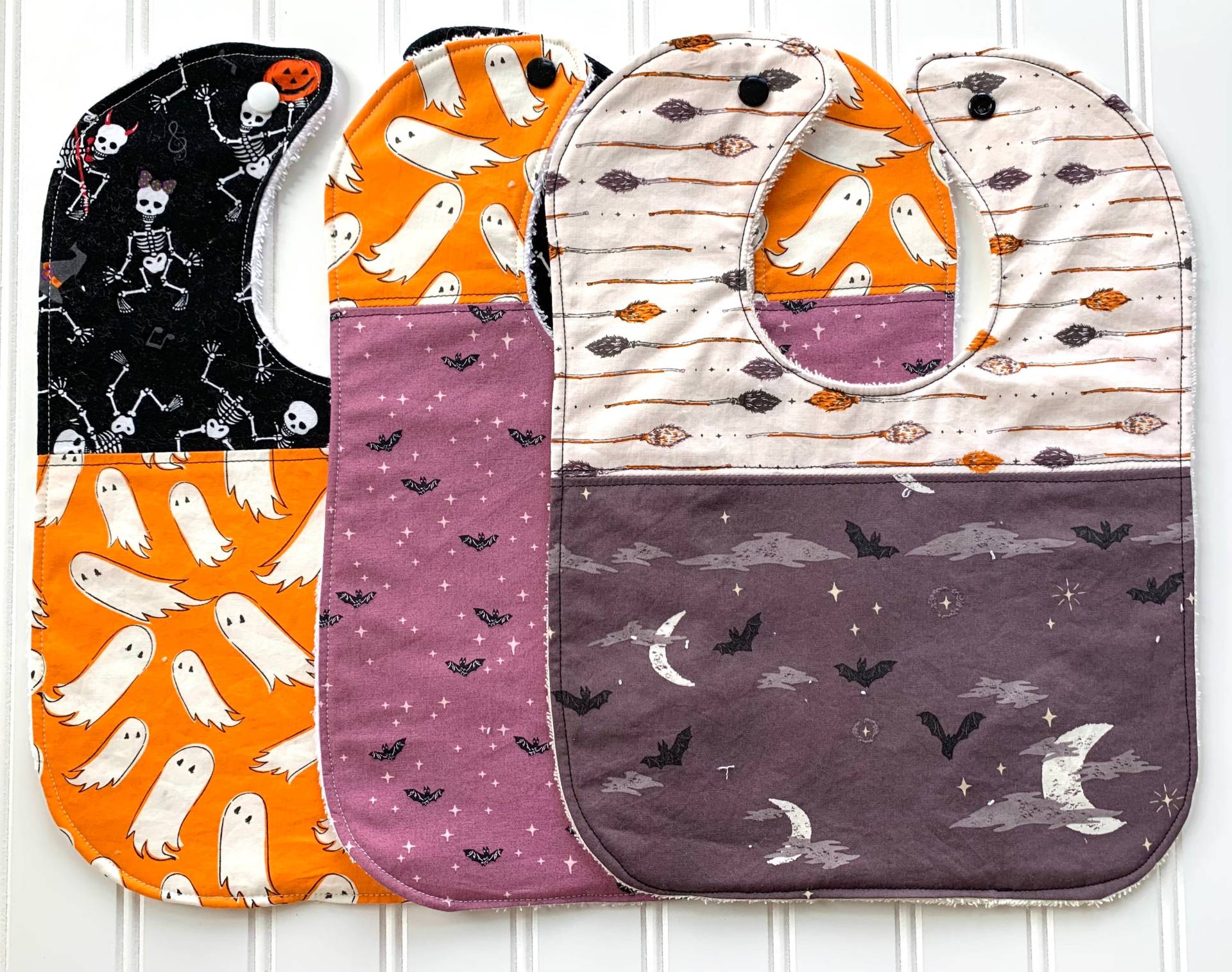 Limitierte Edition Halloween Baby Lätzchen Limitierte Edition Halloween Baby Lätzchen von Etsy - SoulontheWind