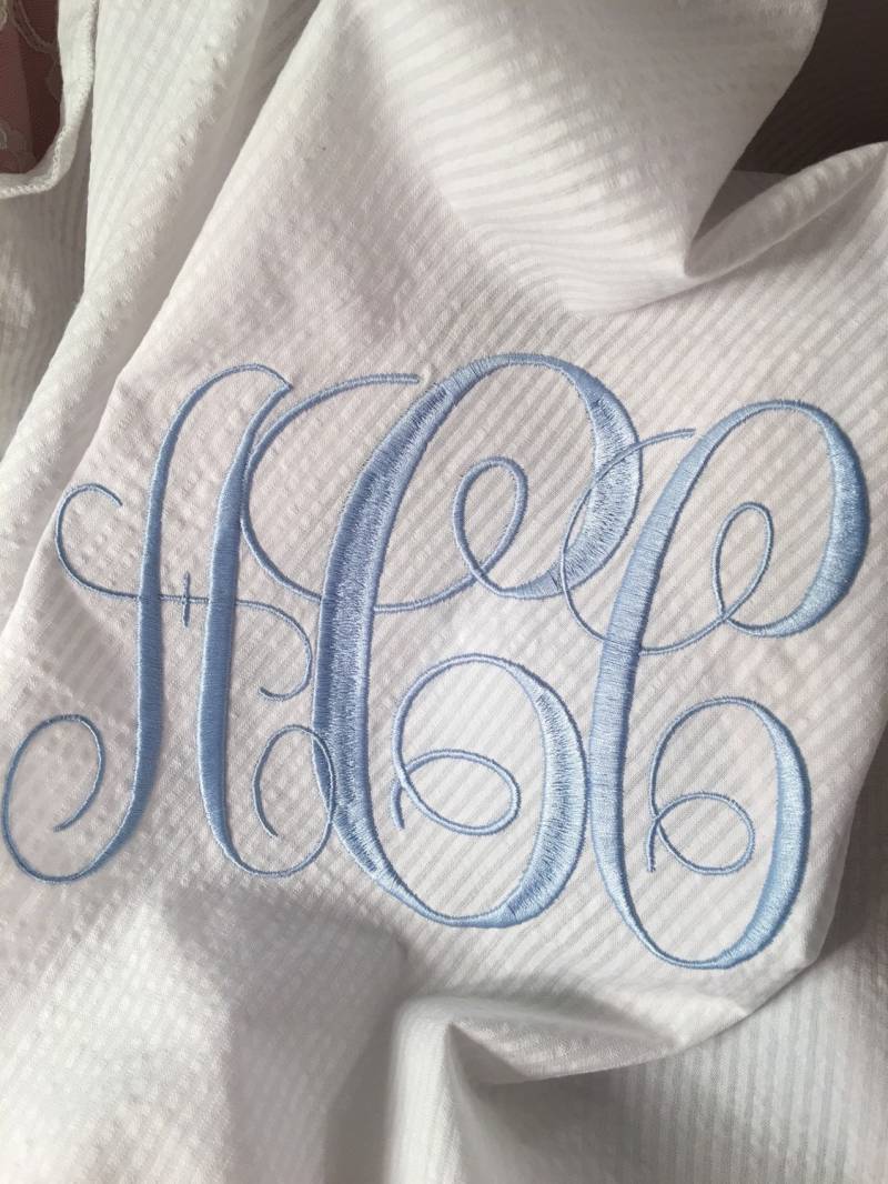 Monogrammweissseersuckerbabydecke, Weissflanellpersonalisiertnamedecke, Newborndecke, Babynamedecke Monogrammweissseersuckerbabydecke, Weissflanellpersonalisiertnamedecke, Newborndecke, Babynamedecke von Etsy - SouthernAtBirth