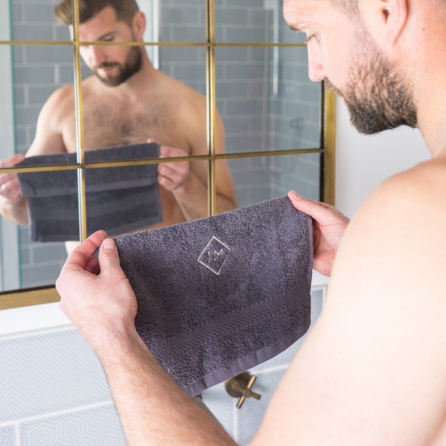 Herren Garderobe - Personalisiertes Waschtuch Monogramm Waschlappen Initialwaschlappen Herrenwaschlappen Flanell Vatertag Herren Garderobe - Personalisiertes Waschtuch Monogramm Waschlappen Initialwaschlappen Herrenwaschlappen Flanell Vatertag von Etsy - SparksAndDaughters