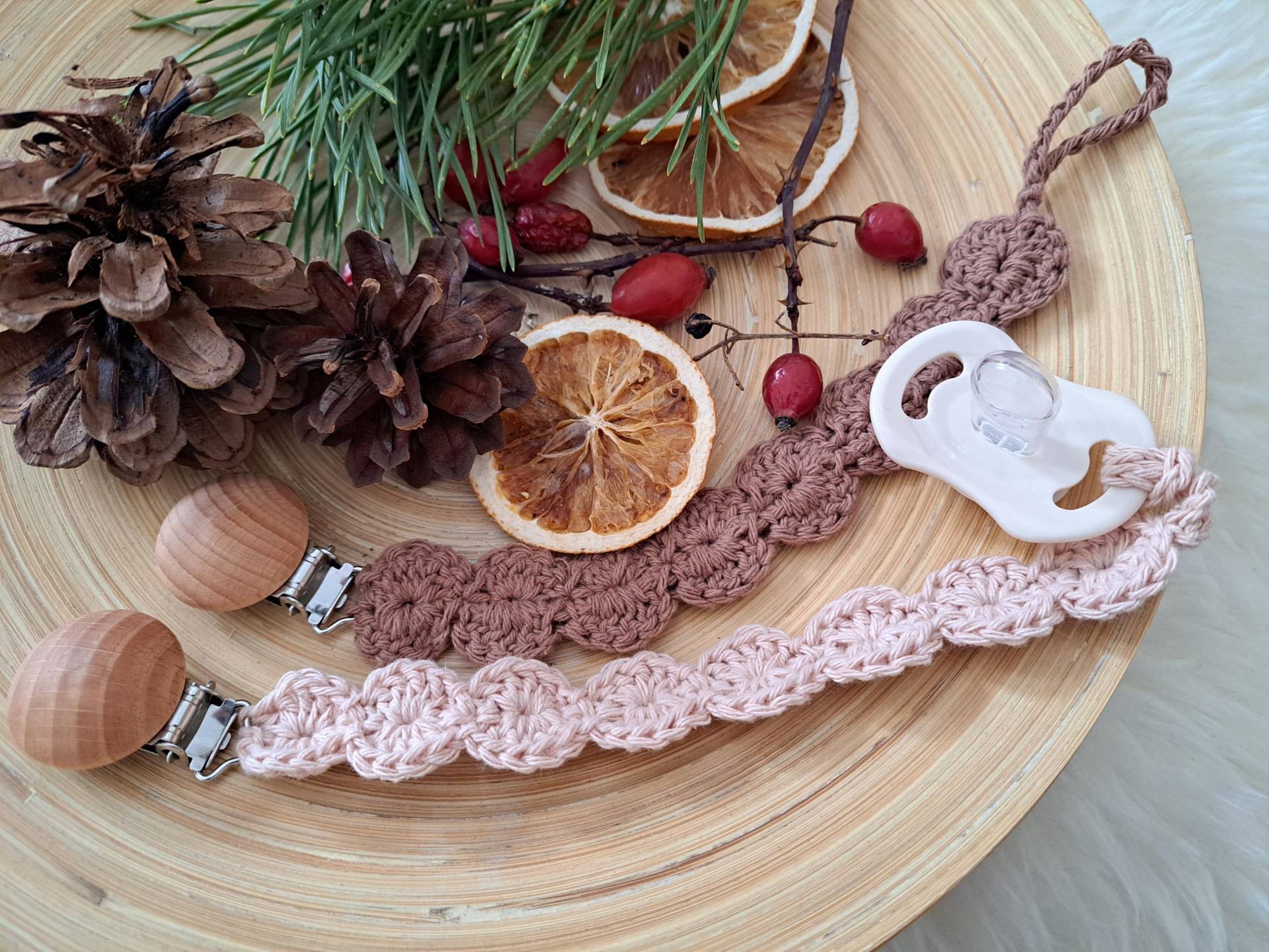 Schnullerkette Gehäkelt, Versch. Farben Schnullerkette Gehäkelt, Versch. Farben von Etsy - SpatzlKreationen