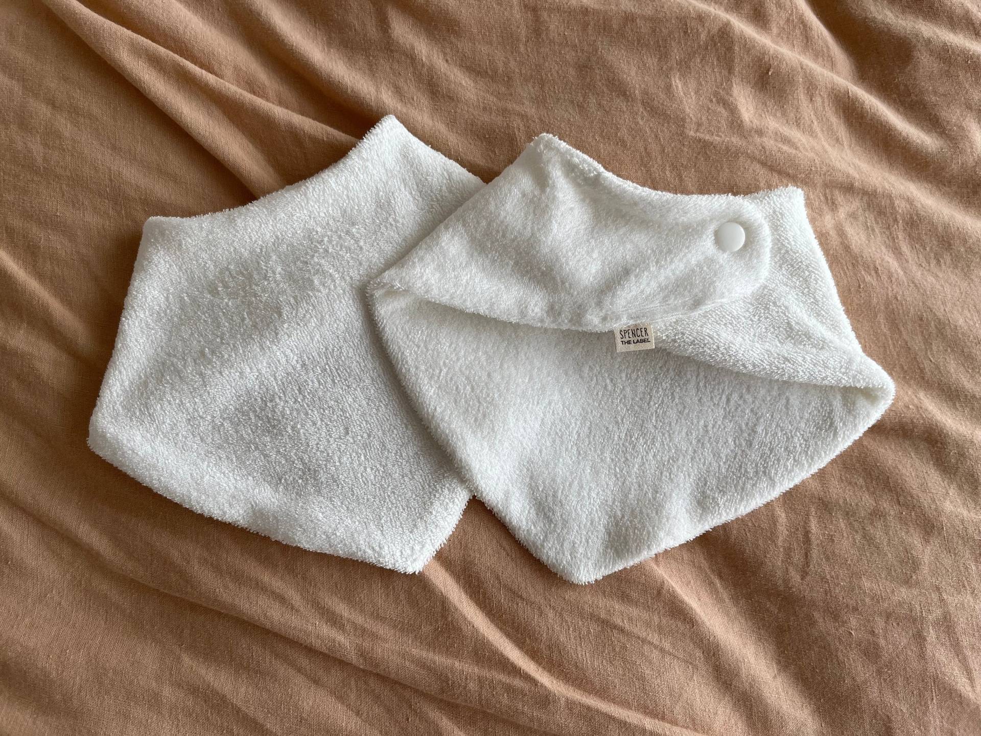 2 Stück Bio-Bambus-Frottee-Lätzchen 2 Stück Bio-Bambus-Frottee-Lätzchen von Etsy - Spencerthelabel