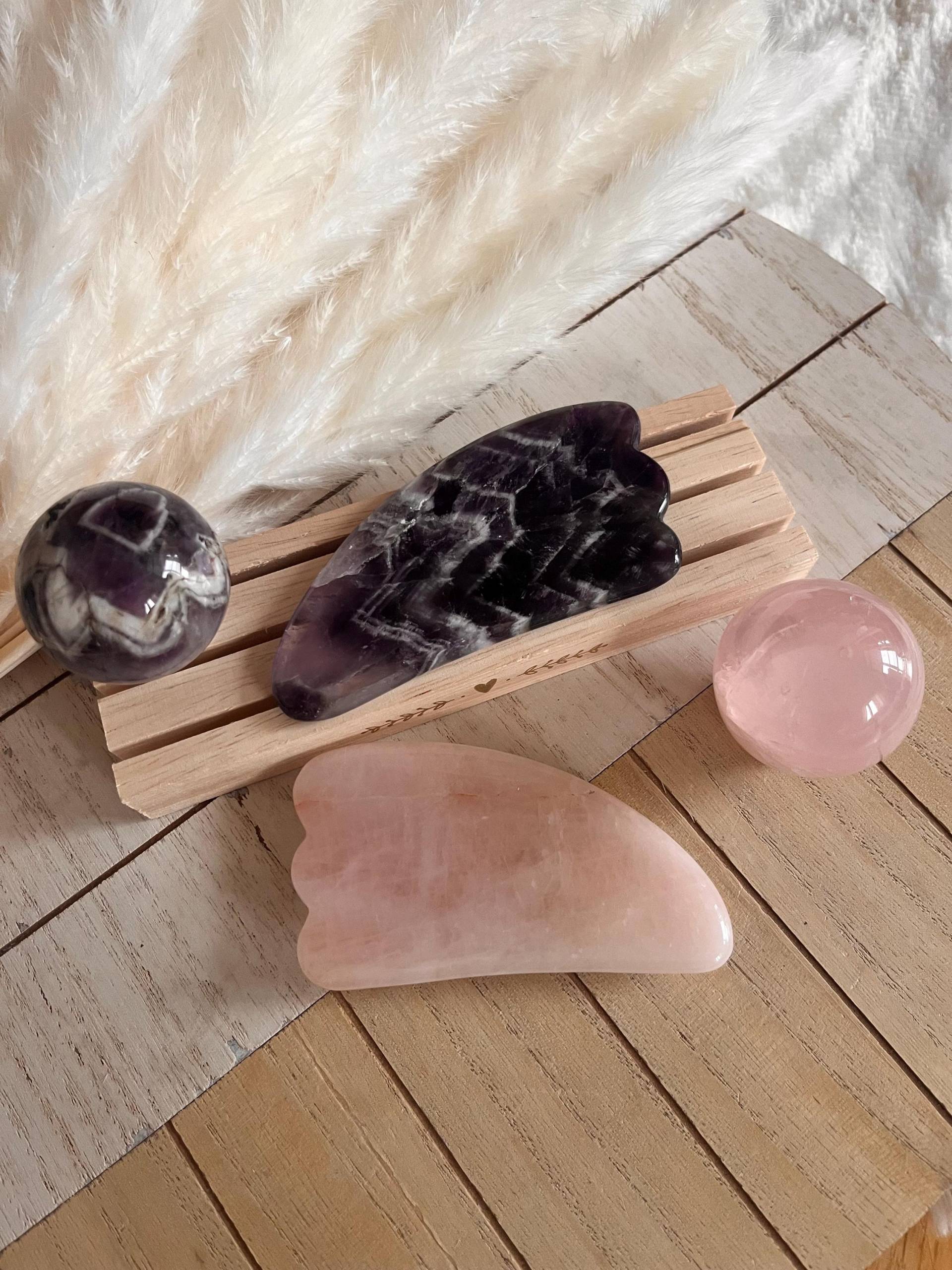 Drop-Shaped Gua Sha Amethyst & Rose Quartz For Radiant Skin Inner Harmony || Rosenquarz Und Sha in Tropfenform von Etsy - SpiritualSoulsOasis