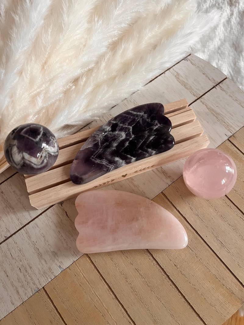 Drop-Shaped Gua Sha Amethyst & Rose Quartz For Radiant Skin Inner Harmony || Rosenquarz Und Sha in Tropfenform von Etsy - SpiritualSoulsOasis