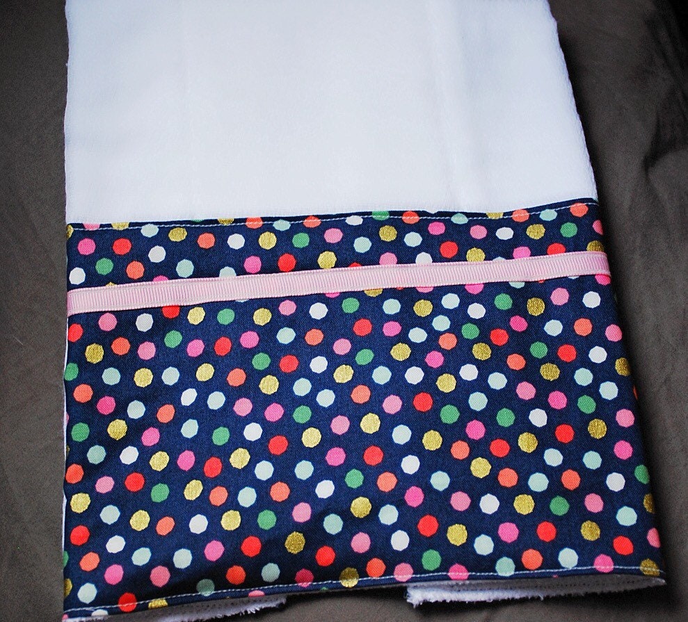 Lustige Polka Dot Baby Spucktuch Lappen von Etsy - SpitSavy