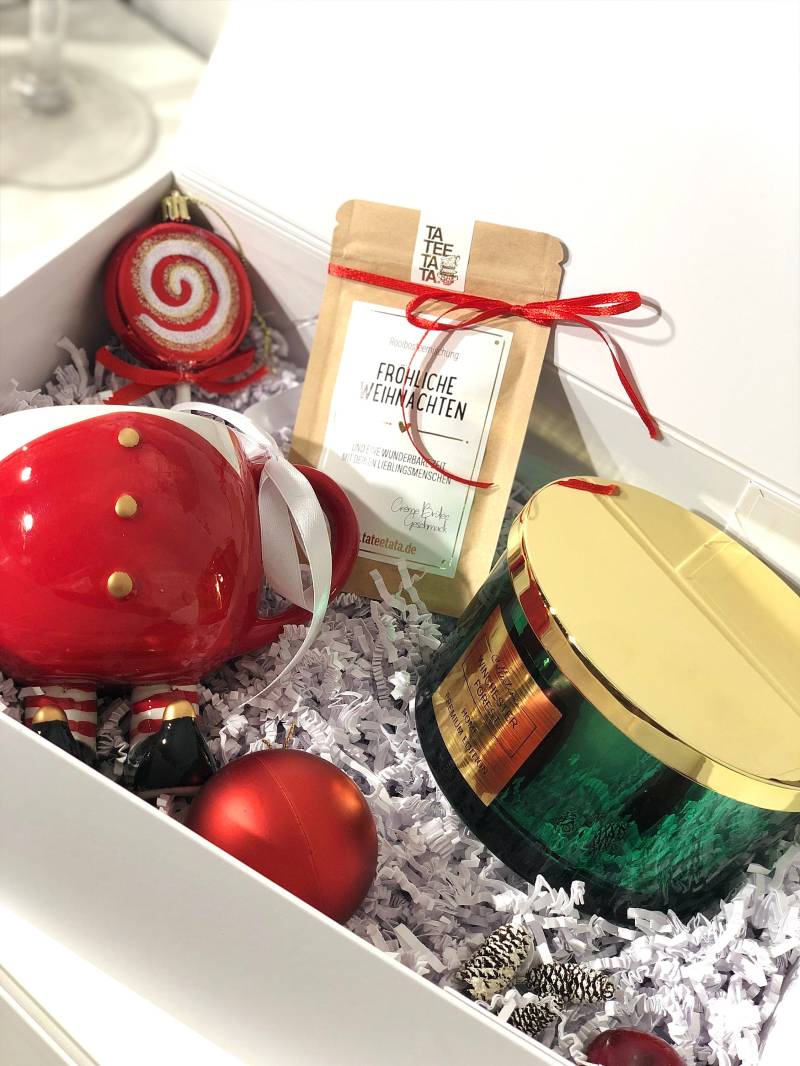 Weihnachts-Set Aromatherapie Winchester Rorest, Große Duftkerze Im Glas, Mit Metalldeckel, Keramiktasse Als Weihnachts-Elf Füßen, Tee von Etsy - StacyGeschenke