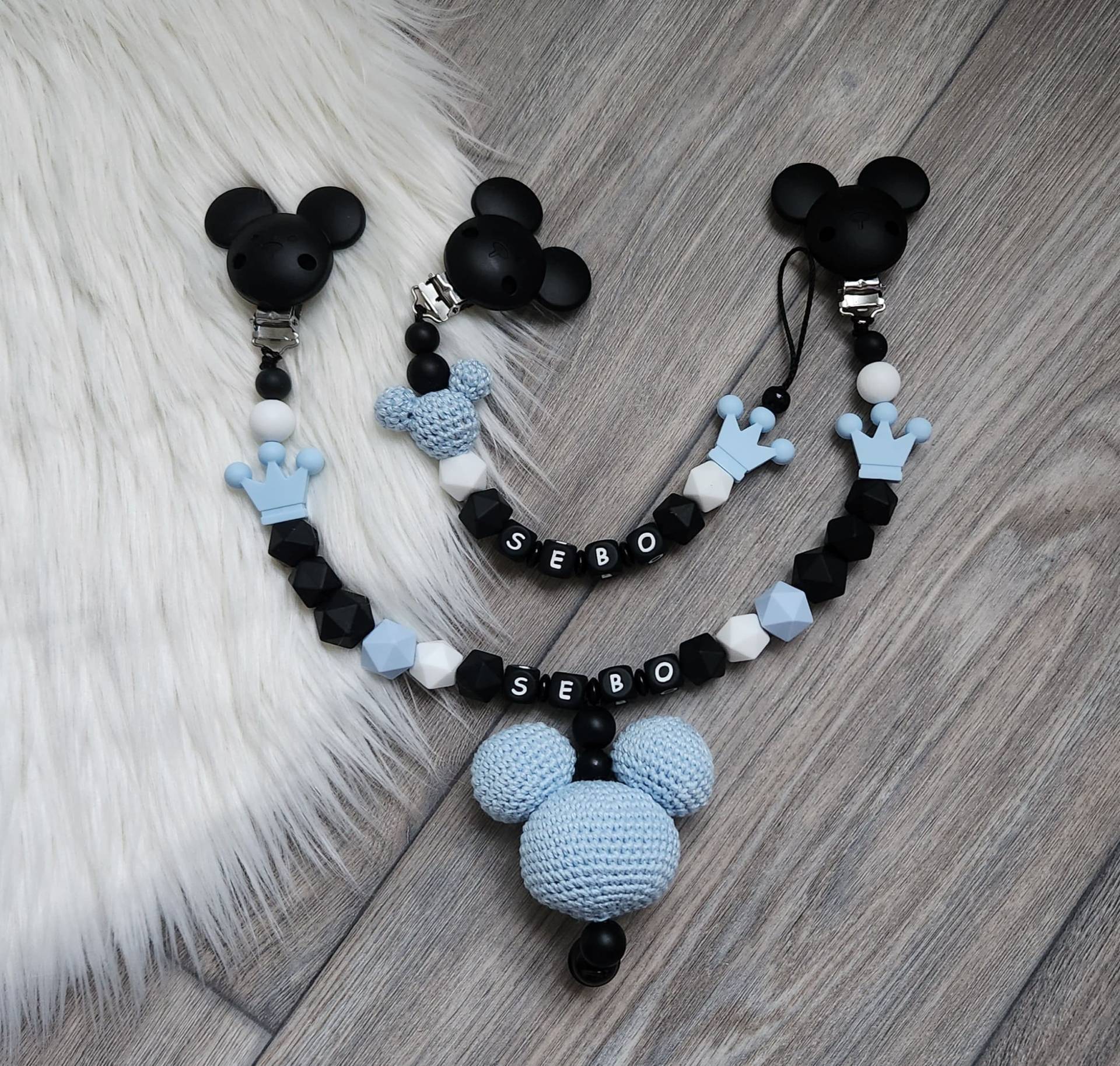 Mickey Maus Set Aus Kinderwagenkette Und Schnullerkette Mit Namen Schwarz Blau Junge Mickymaus Krone Mickey Maus Set Aus Kinderwagenkette Und Schnullerkette Mit Namen Schwarz Blau Junge Mickymaus Krone von Etsy - StaysisShnullerkette