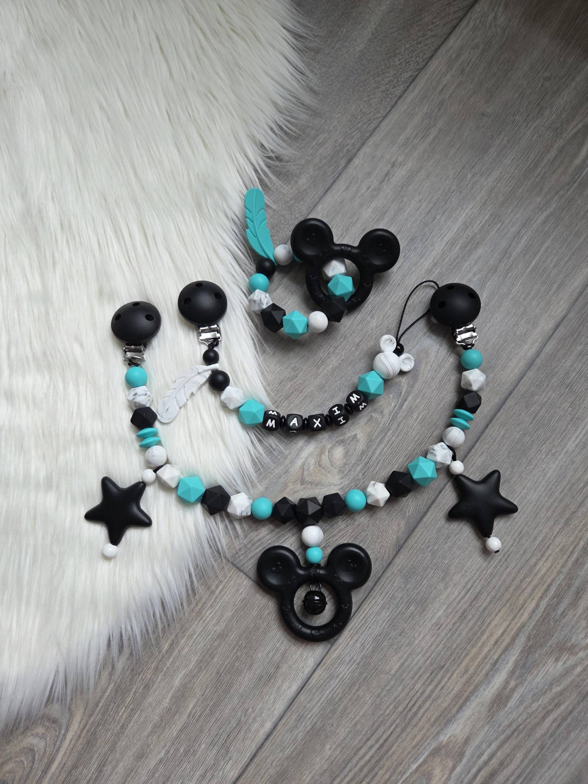 Mickymaus 3Teile Set Schnullerkette Kinderwagenkette Blau Grau Weiß Mickeymaus Mickymaus 3Teile Set Schnullerkette Kinderwagenkette Blau Grau Weiß Mickeymaus von Etsy - StaysisShnullerkette