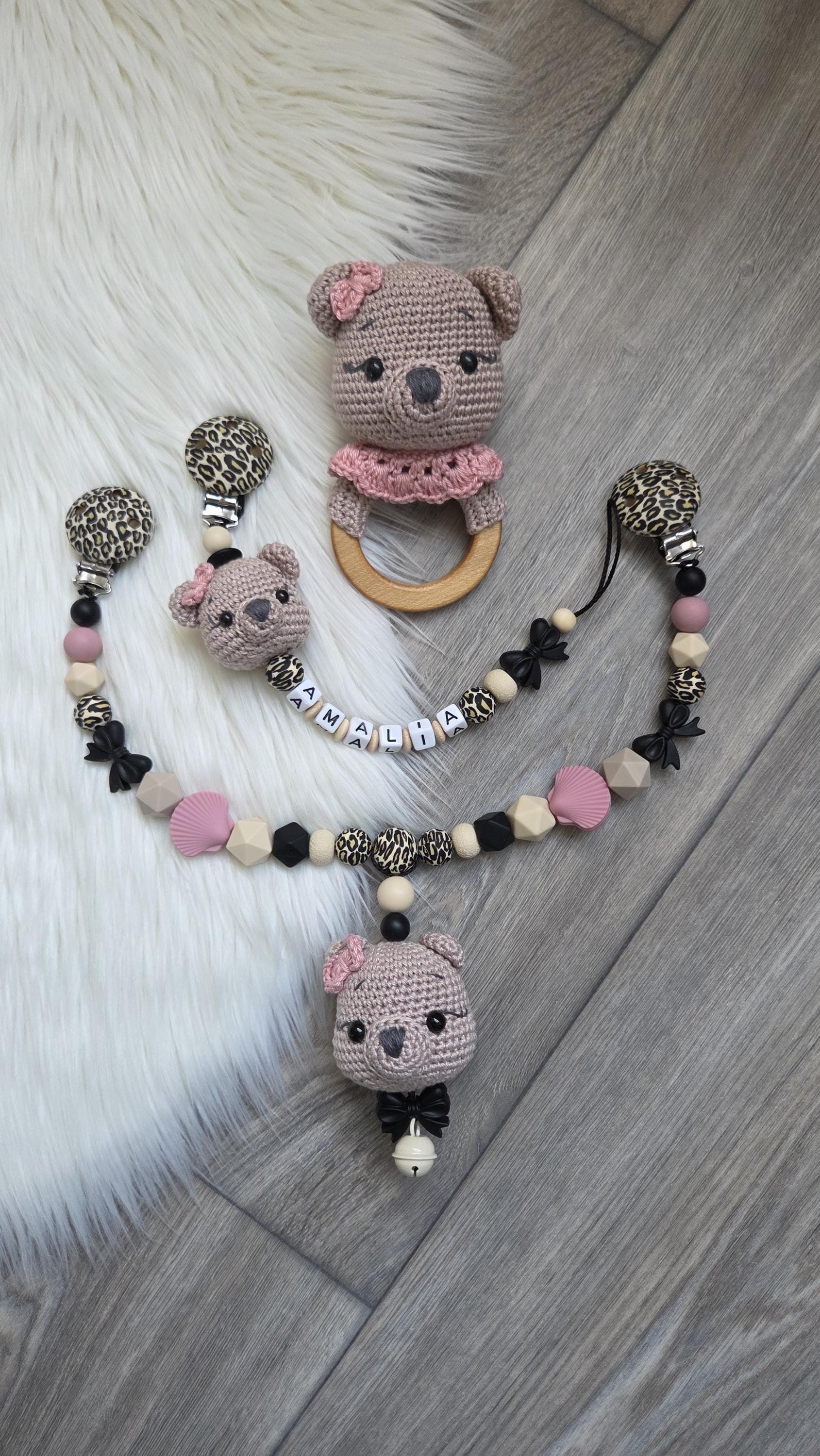 Schnullerkette Mädchen Bär Kinderwagenkette Set Personalisiert Mit Wunschnamen Schnullerkette Mädchen Bär Kinderwagenkette Set Personalisiert Mit Wunschnamen von Etsy - StaysisShnullerkette
