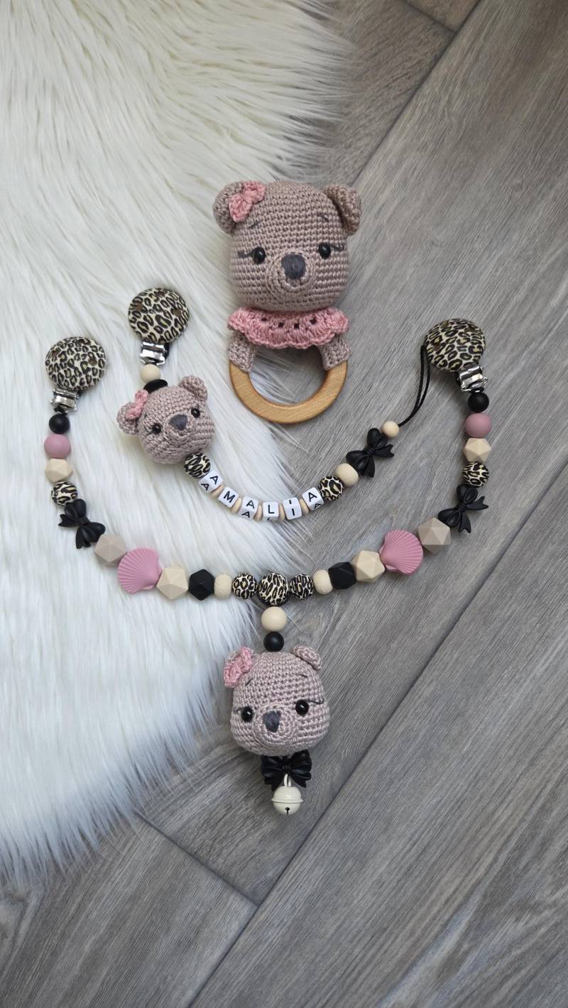 Schnullerkette Mädchen Bär Kinderwagenkette Set Personalisiert Mit Wunschnamen Schnullerkette Mädchen Bär Kinderwagenkette Set Personalisiert Mit Wunschnamen von Etsy - StaysisShnullerkette