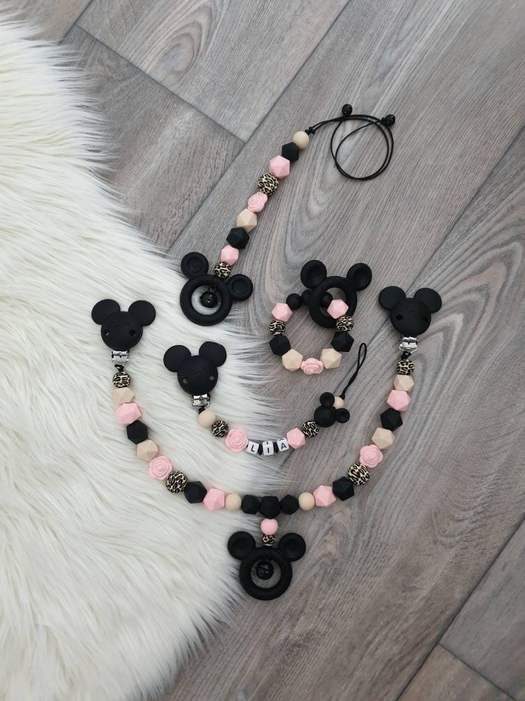 Schnullerketten Set Mit Namen Mickymaus , Maxicosyanhänger Kinderwagenkette Schwarz Leo Rose Beige Mädchen Schnullerketten Set Mit Namen Mickymaus , Maxicosyanhänger Kinderwagenkette Schwarz Leo Rose Beige Mädchen von Etsy - StaysisShnullerkette