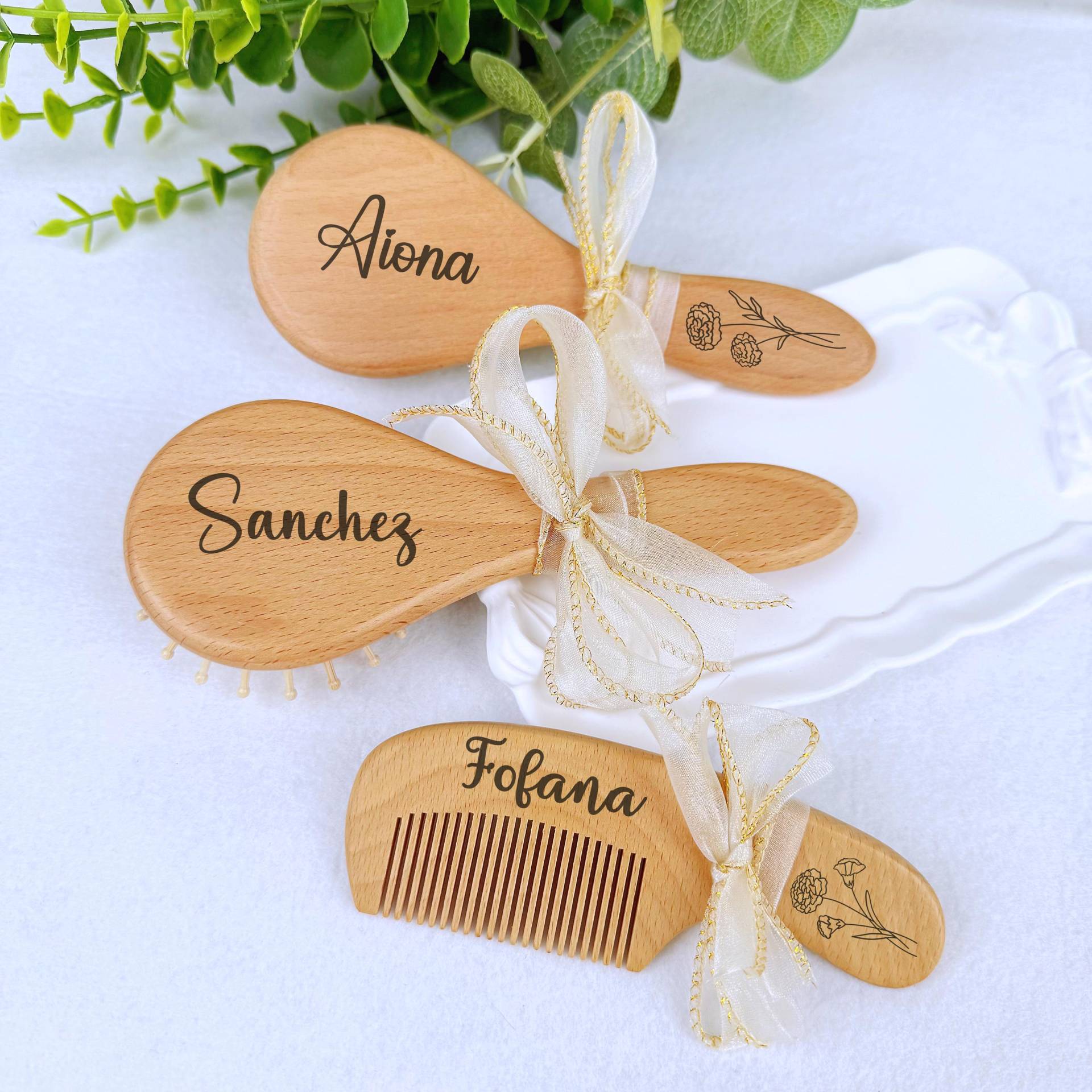 Personalized Wooden Baby Hairbrush Set, Best Gift For Girl Or Boy, Custom Birthday Gift, Hair Brush & Comb Newborn Gifts Personalized Wooden Baby Hairbrush Set, Best Gift For Girl Or Boy, Custom Birthday Gift, Hair Brush & Comb Newborn Gifts von Etsy - StePreBB