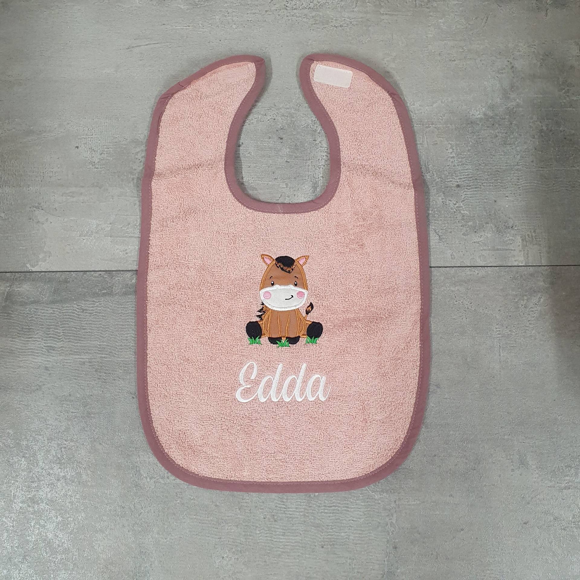 Lätzchen Mit Stickerei Name + Pferd - Xl Klettverschluß, Bestickt Pferde Mädchen Lätzchen Mit Stickerei Name + Pferd - Xl Klettverschluß, Bestickt Pferde Mädchen von Etsy - Stickdas