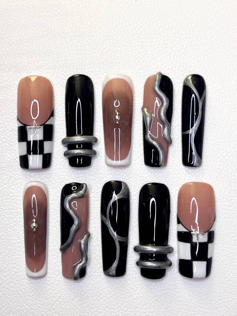 Chic Black & White Elegance Press-On Set | Elegantes Design Mit Silbernen Details Handgemachte Nägel Wiederverwendbar Chic Black & White Elegance Press-On Set | Elegantes Design Mit Silbernen Details Handgemachte Nägel Wiederverwendbar von Etsy - StickxSlay