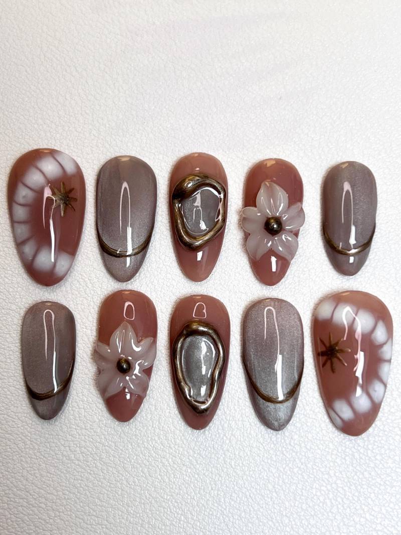 Soft Bronze Flower Set Press-On in & Rosé Mit Blütendetails | Handgemachte Nägel Elegante Press Ons Wiederverwendbar Soft Bronze Flower Set Press-On in & Rosé Mit Blütendetails | Handgemachte Nägel Elegante Press Ons Wiederverwendbar von Etsy - StickxSlay