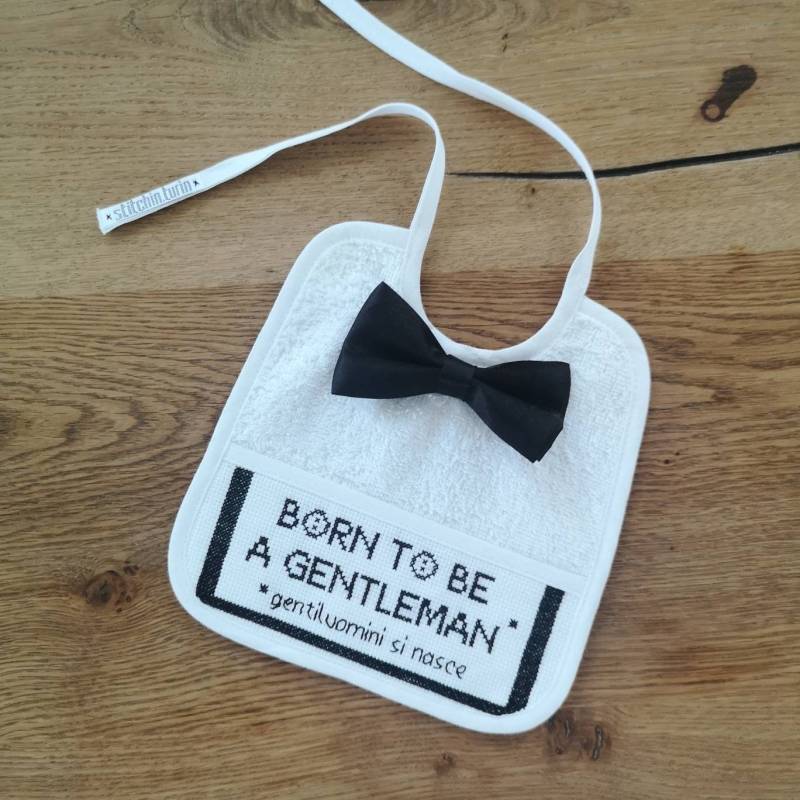 Personalisiertes Kreuzstich-Lätzchen - „Gentleman" von Etsy - StitchInTurin