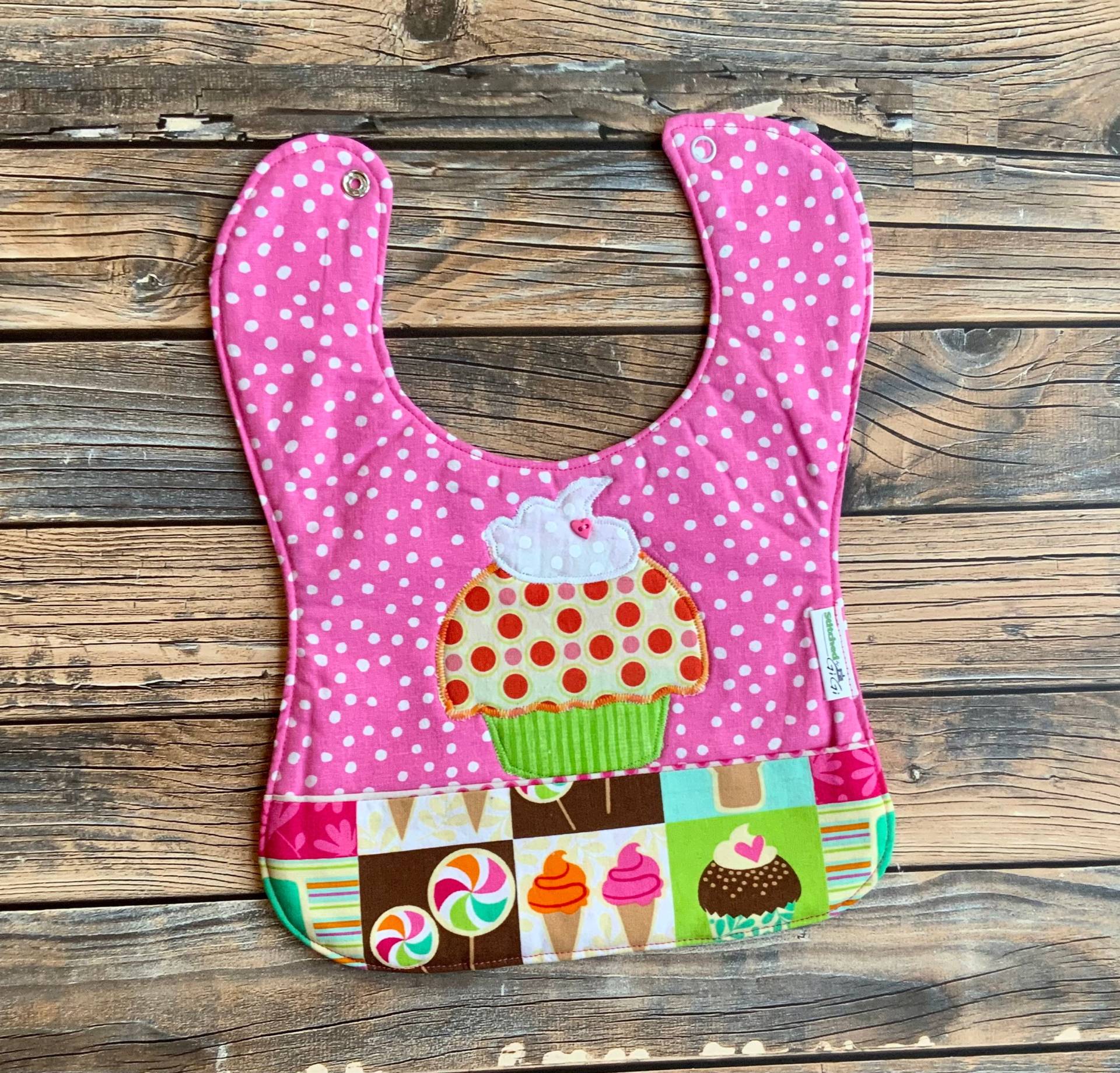 Sweet One, Benutzerdefinierte Mädchen 1. Geburtstag, Geburtstag Applizierte Cupcake Lätzchen, Eiscreme Party, Baby Lätzchen Sweet One, Benutzerdefinierte Mädchen 1. Geburtstag, Geburtstag Applizierte Cupcake Lätzchen, Eiscreme Party, Baby Lätzchen von Etsy - Stitchedbygigi