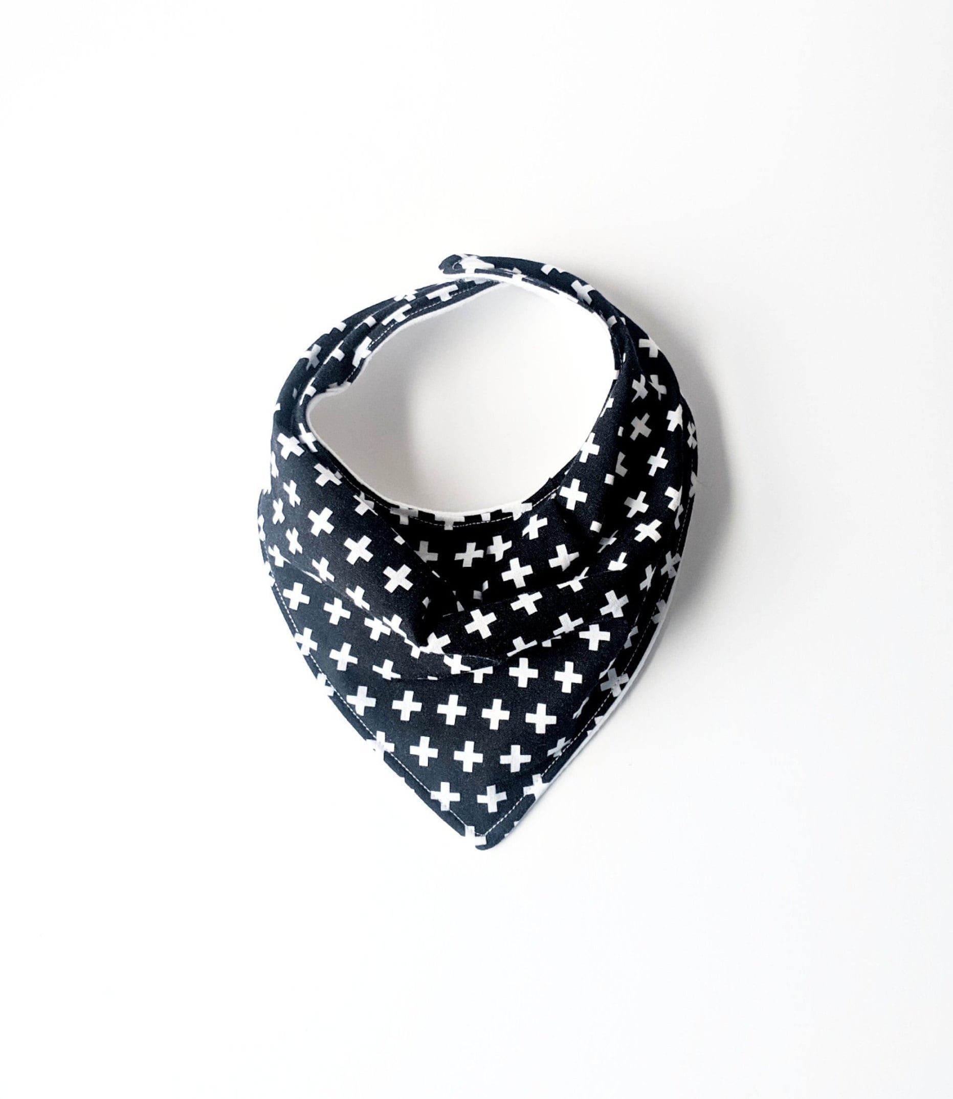 Schwarz + Weiß Kreuze, Wasserdicht Bandana Lätzchen - Baby Zahnen Sabbern Slouch Und Modern -stitches Sass von Etsy - StitchesAndSass513