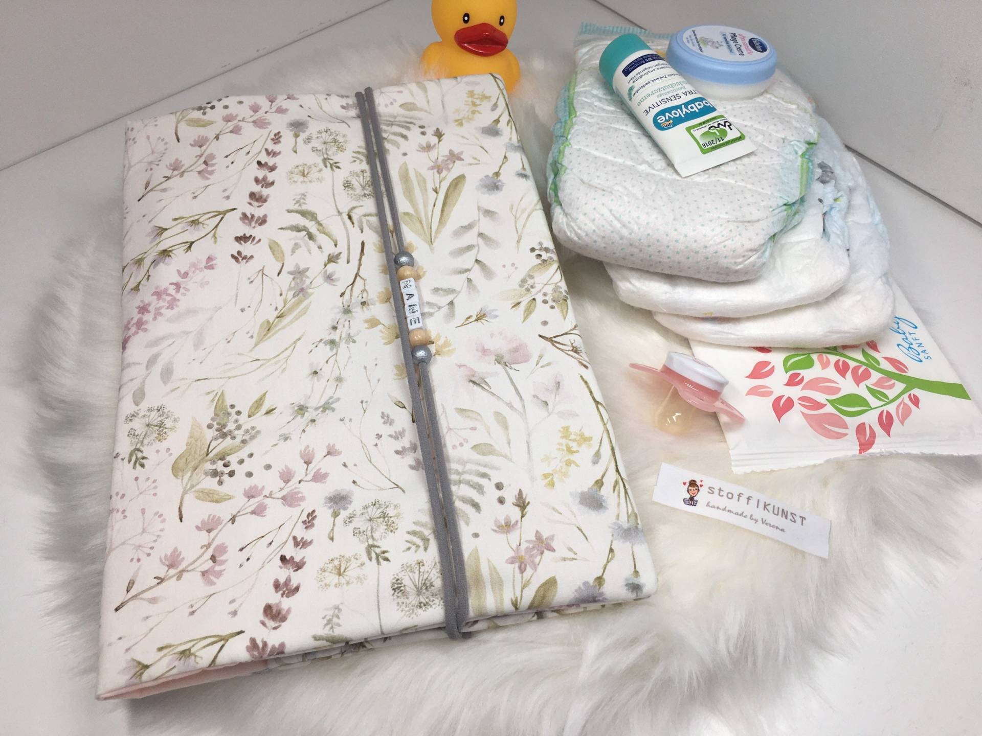 Wickeltasche Blumen /Windeltasche/Wickeltasche Mit Namen/Baby Geschenk/Neugeborene Geschenk/Wickelset Unterwegs Personaliserbar/Babyzubehör Wickeltasche Blumen /Windeltasche/Wickeltasche Mit Namen/Baby Geschenk/Neugeborene Geschenk/Wickelset Unterwegs Personaliserbar/Babyzubehör von Etsy - StoffKUNSTDesign
