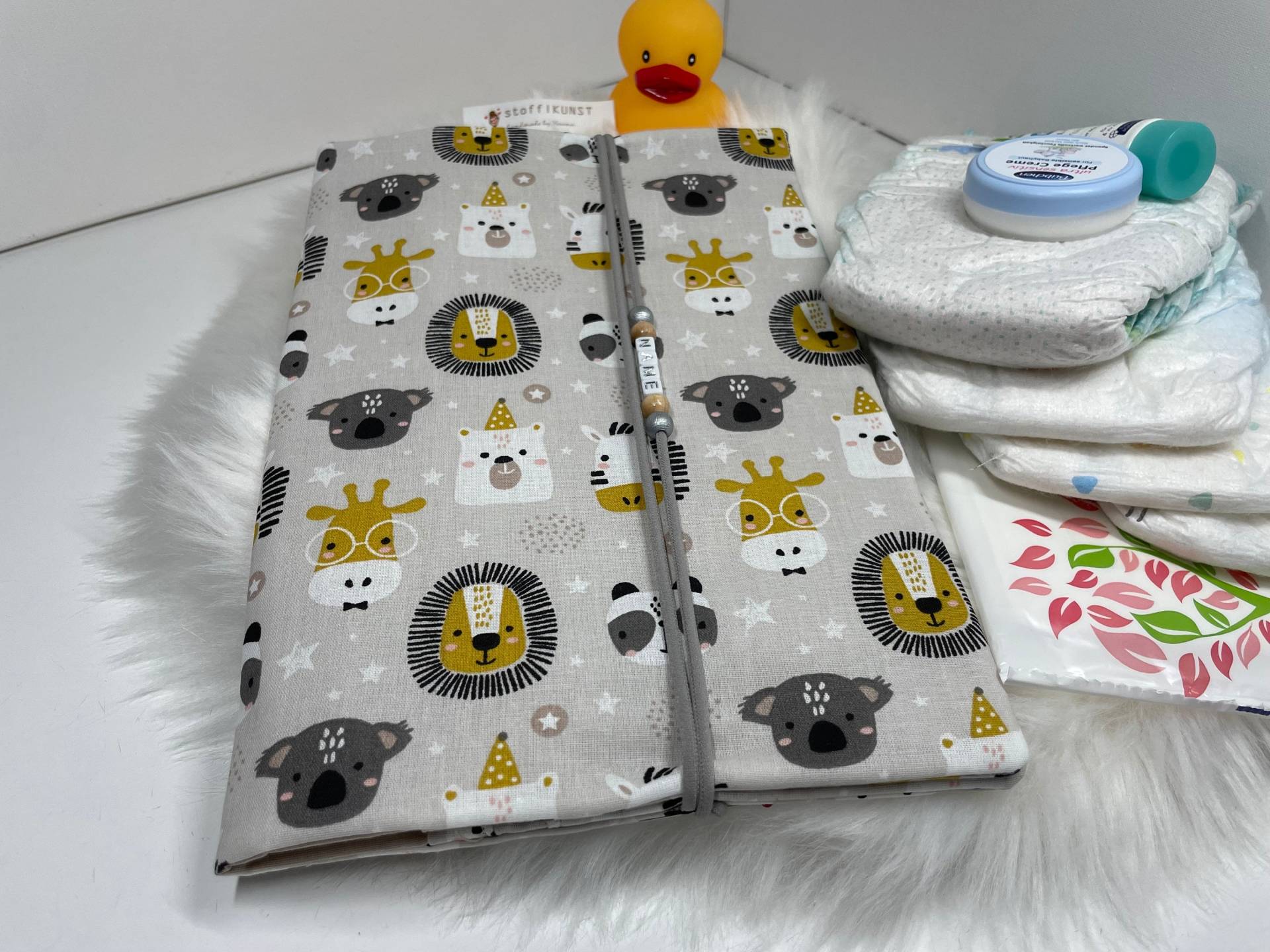 Wickeltasche To Go Safari/Windeltasche/Windeltasche/Neugeborene Geschenk/Babygeschenk/Babyausstattung/Wickelset Unterwegs/Babyzubehör Wickeltasche To Go Safari/Windeltasche/Windeltasche/Neugeborene Geschenk/Babygeschenk/Babyausstattung/Wickelset Unterwegs/Babyzubehör von Etsy - StoffKUNSTDesign