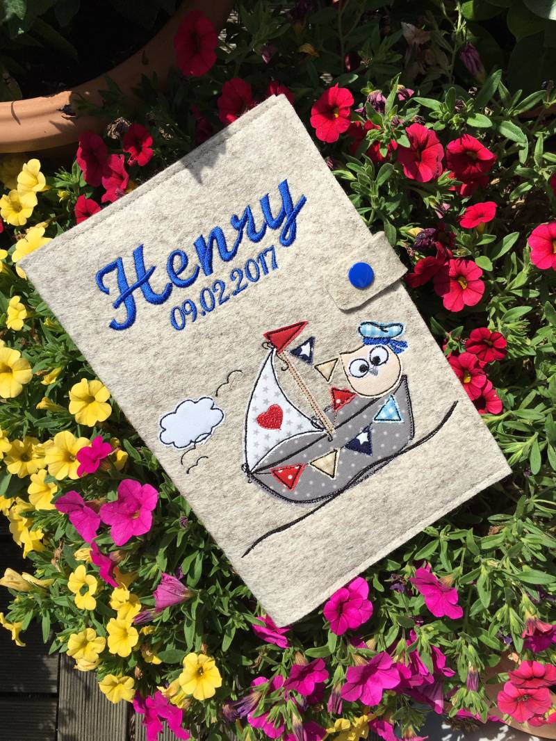 Untersuchungsheft-Hülle Aus Filz Mit Kapitäns-Eule Untersuchungsheft-Hülle Aus Filz Mit Kapitäns-Eule von Etsy - StoffelieneBerlin