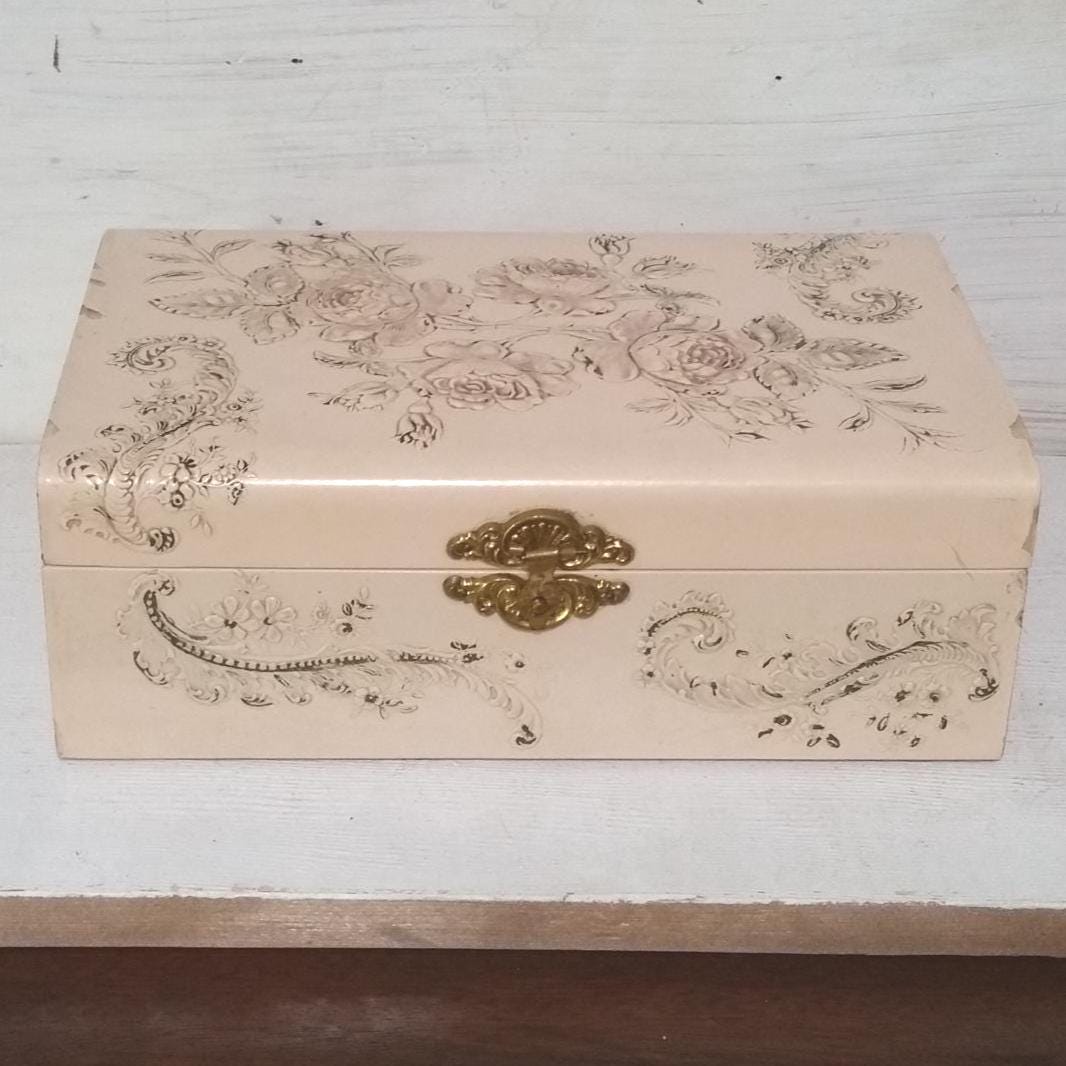 Rosa Victorian Zelluloid Schmuckschatulle Antik Jugendstil Eitelkeit Blumen Holz Schmuckstück Kommode Präsentation Hübsche Make Up Regency von Etsy - StoneHillManor