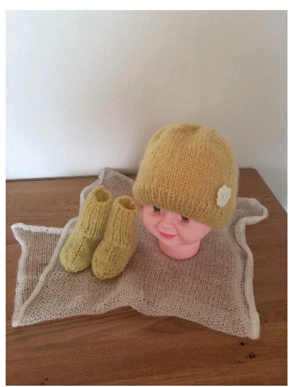 Babymützchen Und Söckchen Aus Mohairwolle Babymützchen Und Söckchen Aus Mohairwolle von Etsy - StrickfeeShop