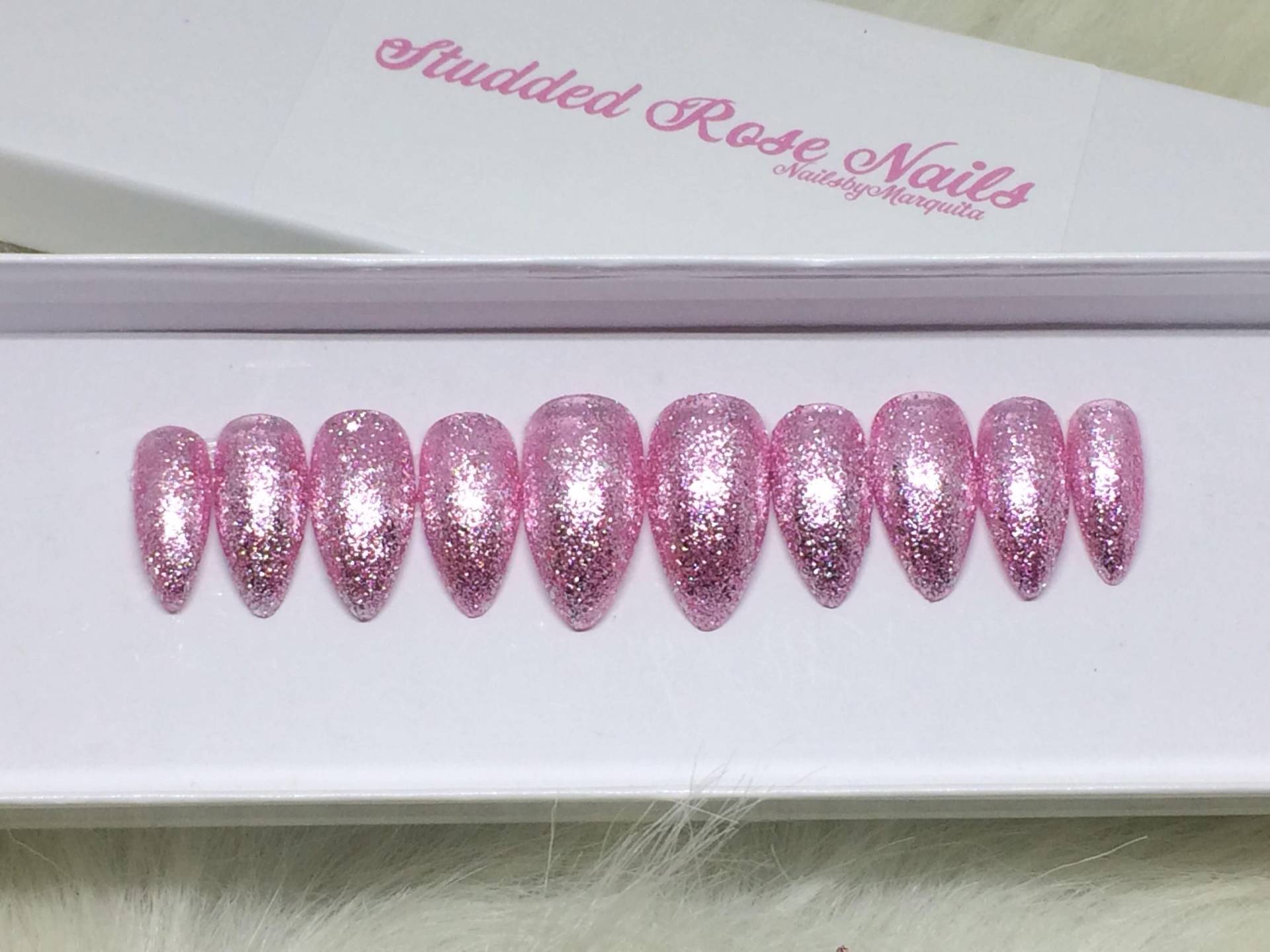 Füchsen | Versandfertig Glitzernägel Fake Nails Nageldruck Falsche Nägel Nagelkleber| Wiederverwendbare Ohrsteckerrosenägel von Etsy - StuddedRoseNails