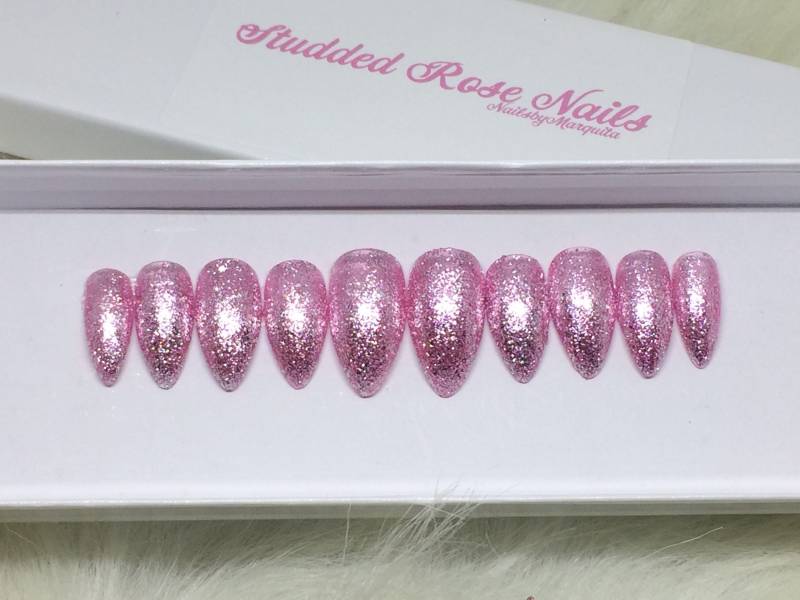 Füchsen | Versandfertig Glitzernägel Fake Nails Nageldruck Falsche Nägel Nagelkleber| Wiederverwendbare Ohrsteckerrosenägel von Etsy - StuddedRoseNails