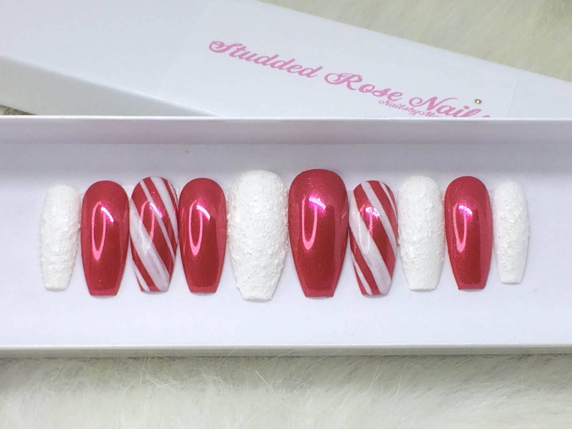 Zuckerstangenweg | Weihnachtsnägel Sarg Nägel Künstliche Drücken Sie Auf Die Jede Form Und Größe Falsche Nietenrosenails von Etsy - StuddedRoseNails
