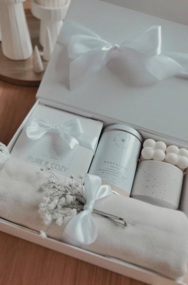 Geschenkbox ~ Weihnachtsgeschenk Geburtstagsgeschenk Geschenk Frau Skandi Deko Raumduft Kaffee Tee Kuschel Set Kerzen Box von Etsy - StudioMyu
