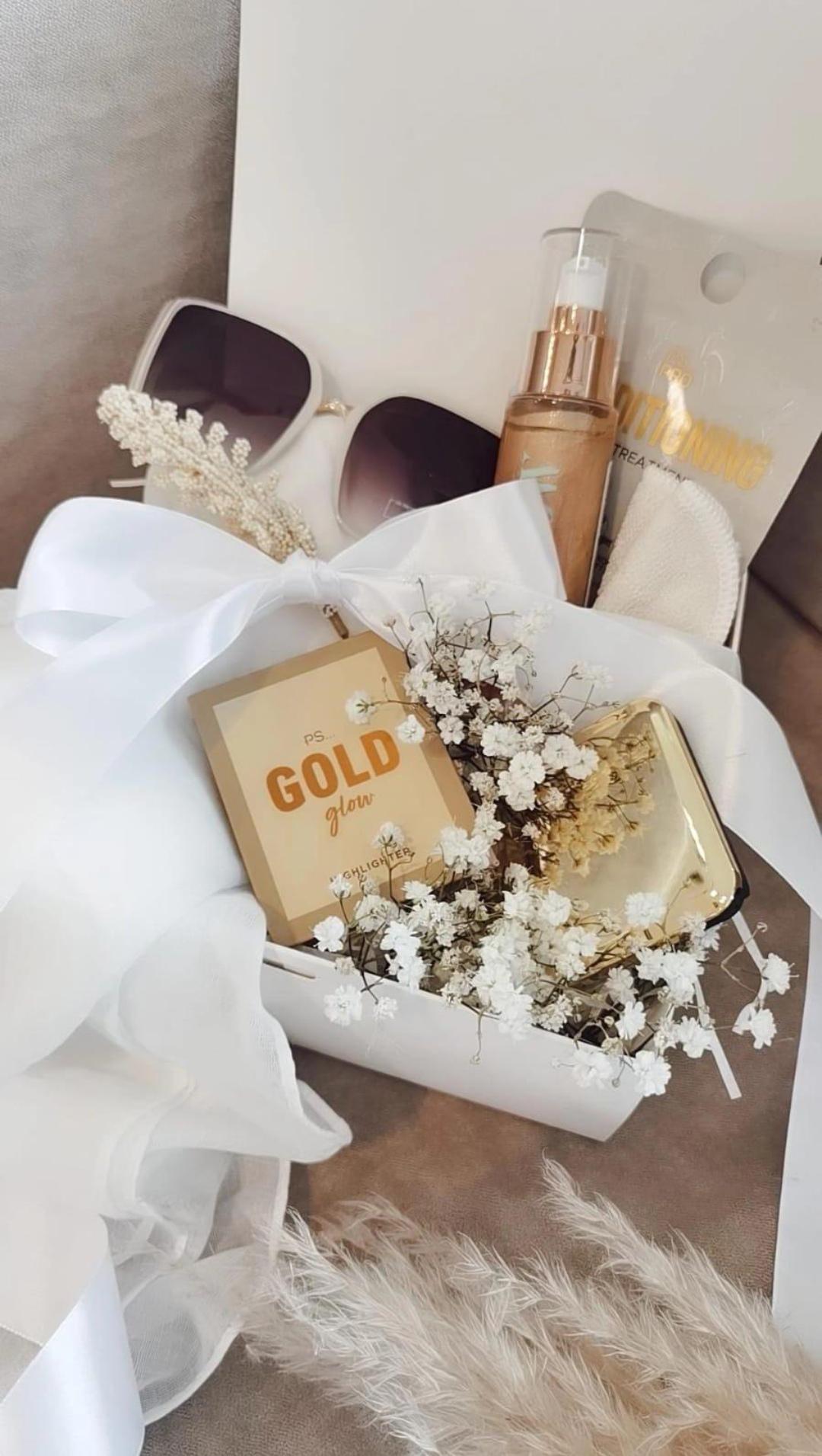 Sommer Box ~ Wellness Strand Geburtstagsgeschenk Beauty Frau Beste Freundin Kosmetik Set Pflegeprodukte Sonnenbrille Sommer Box ~ Wellness Strand Geburtstagsgeschenk Beauty Frau Beste Freundin Kosmetik Set Pflegeprodukte Sonnenbrille von Etsy - StudioMyu